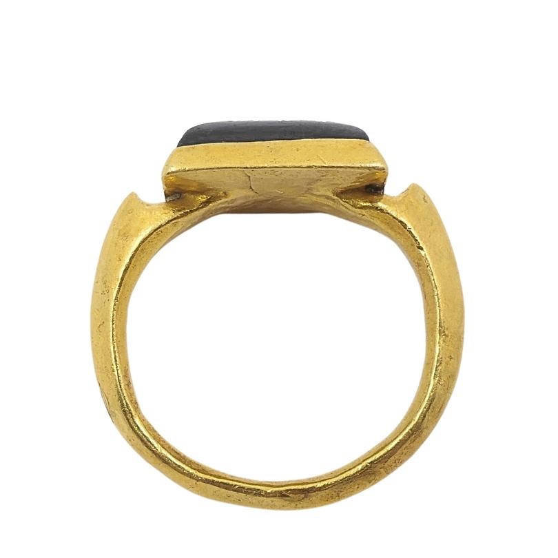 Vintage Intaglio Ring 22k Gold Signet Ring Glas im Angebot 1