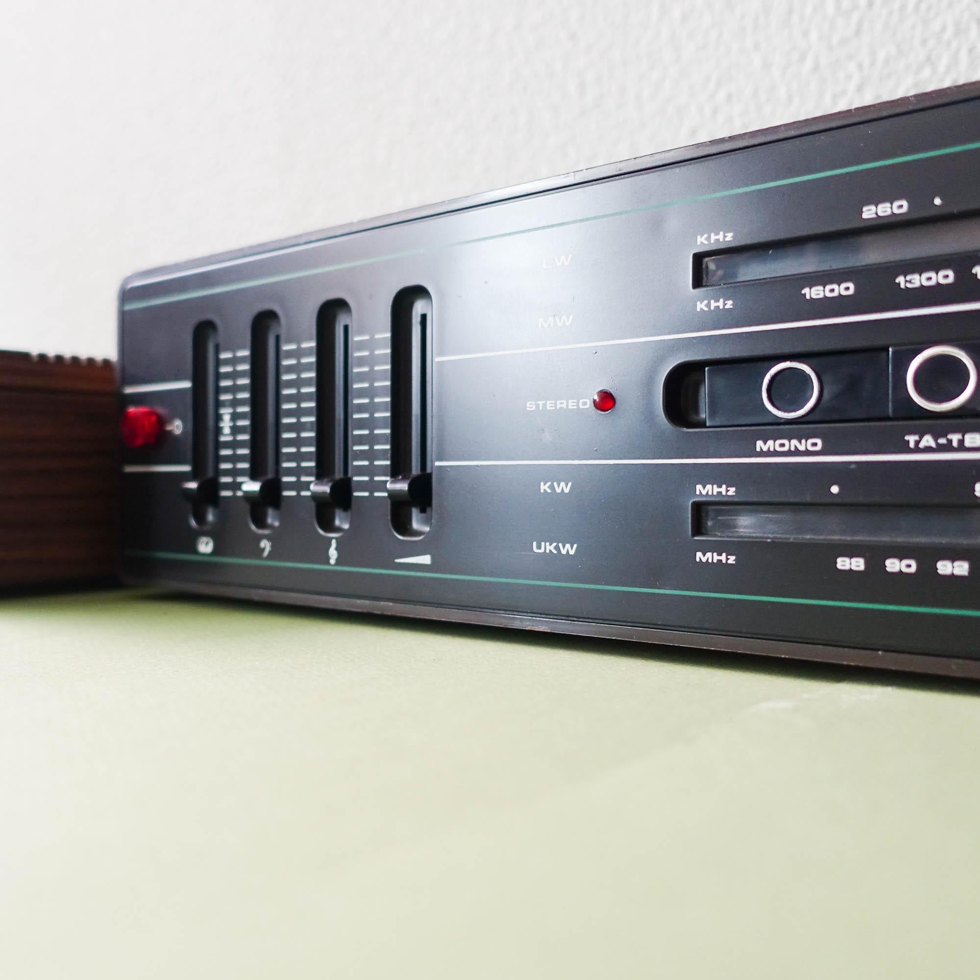 Vintage Intel Stereo Anlage, 1970's  In Good Condition For Sale In Lisboa, PT