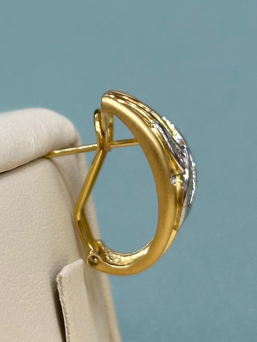 Vintage-Ohrringe mit Baguette-Diamanten aus 18 Karat Gelbgold und ineinandergreifenden Knoten im Zustand „Neu“ im Angebot in New York, NY
