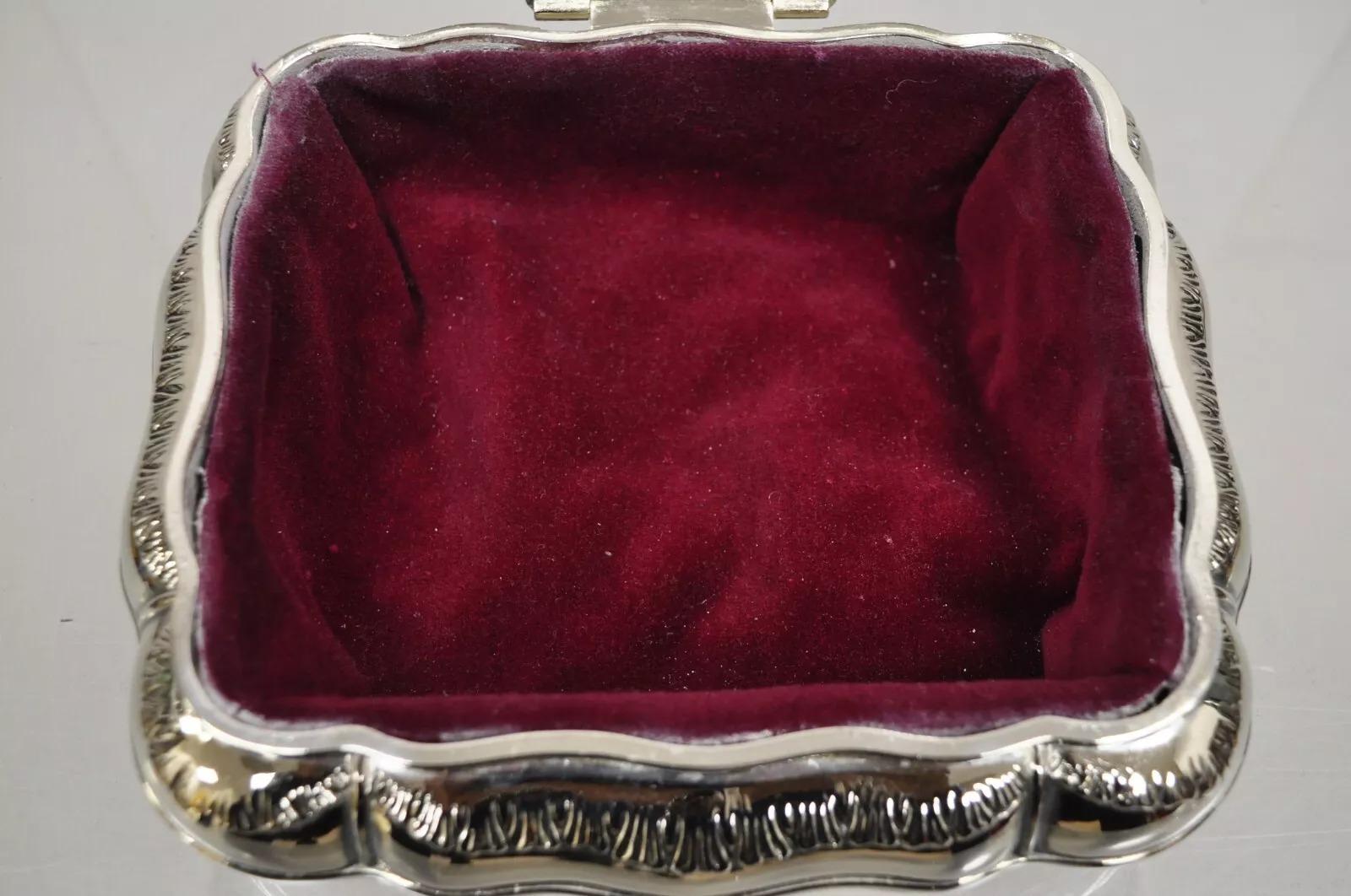 Caja de joyería vintage chapada en plata de International Silver Company con forro de terciopelo en Bueno Estado en Philadelphia, PA