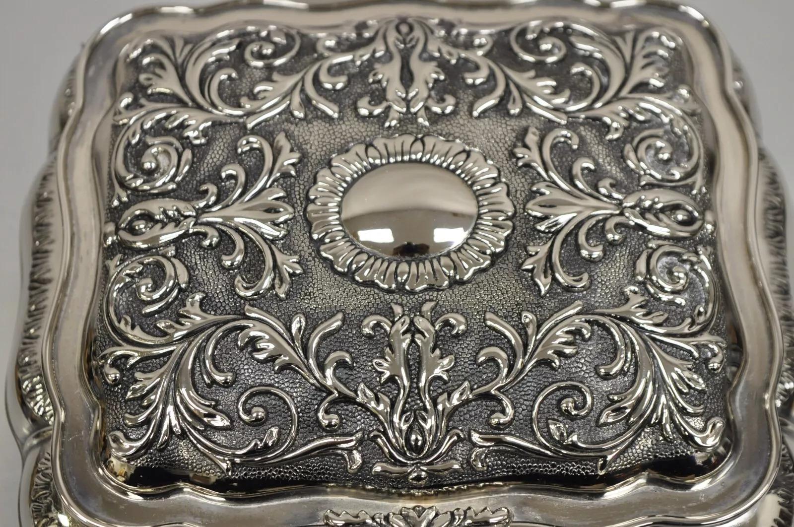 Caja de joyería vintage chapada en plata de International Silver Company con forro de terciopelo siglo XX