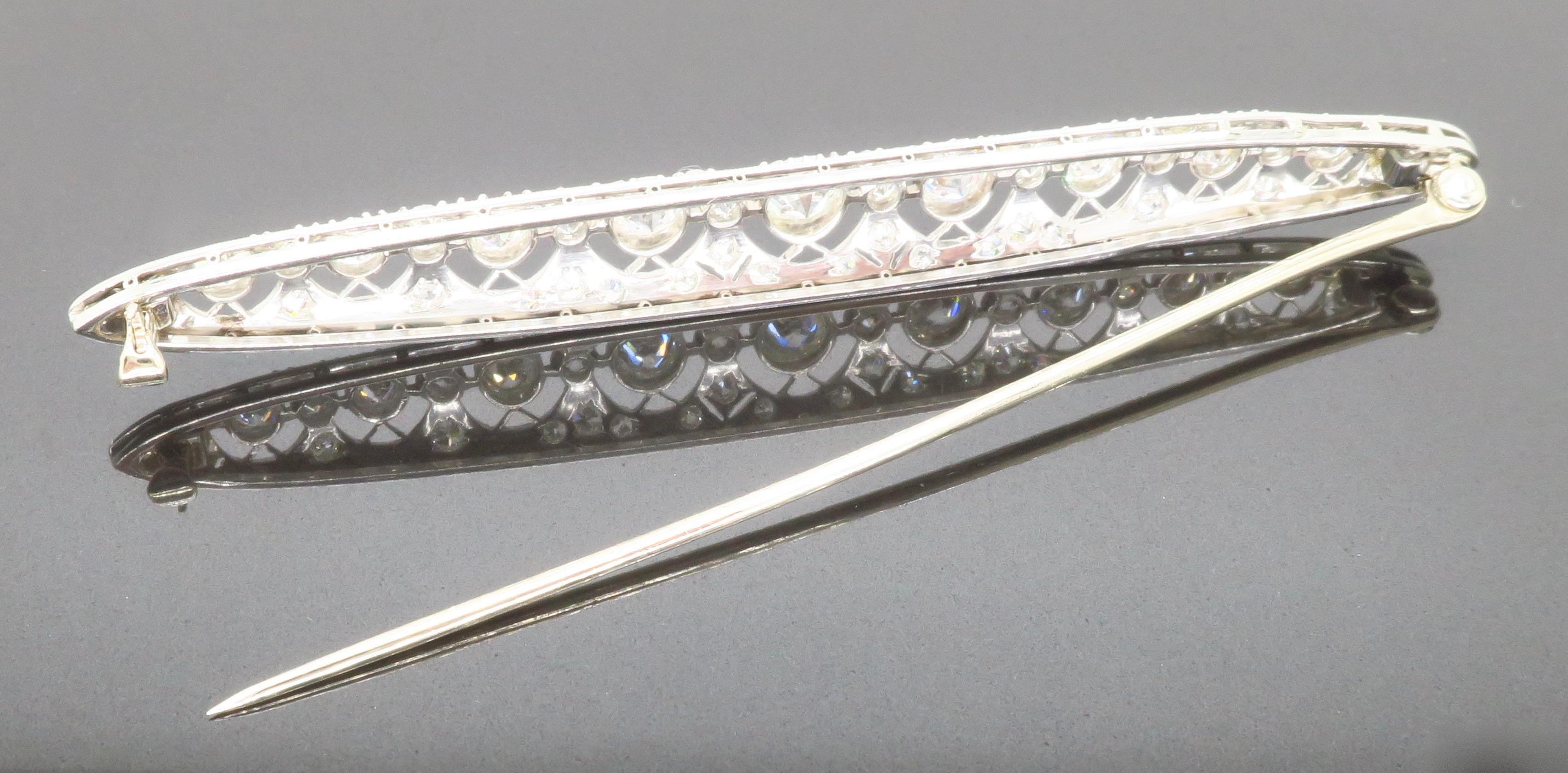 Vintage Intricate Diamond & Platinum Brooch  For Sale 3