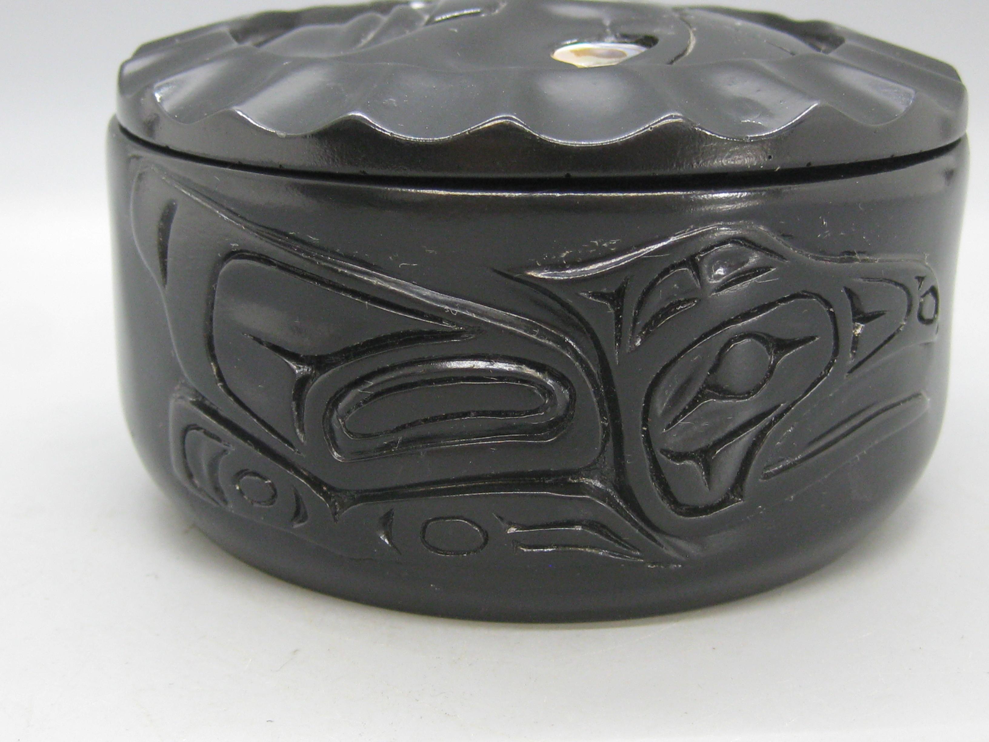 Vintage Inuit Eskimo Pacific Northwest Native American Indian Haida Lidded Box 5
