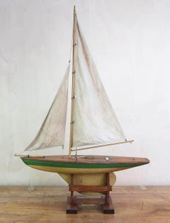 Vintage Iona Pond Yacht " Fame ". Scotland 1930's