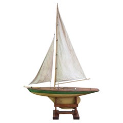 Vintage Iona Pond Yacht " Fame ". Scotland 1930's