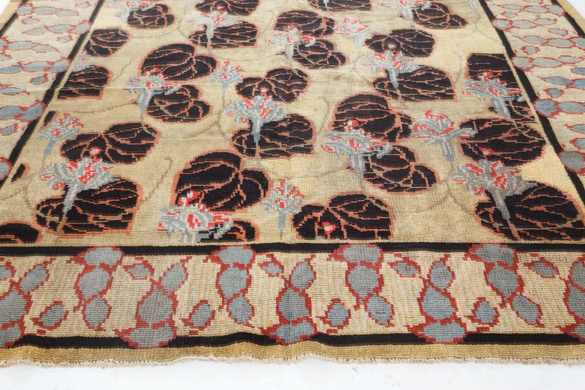 Vintage Irish Botanic Hand Knotted Wool Carpet In Good Condition For Sale In New York, NY