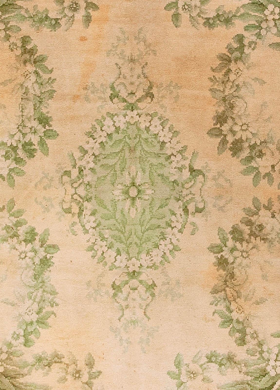 Vintage Irish Donegal botanic beige, green handmade wool rug
Size: 13'4