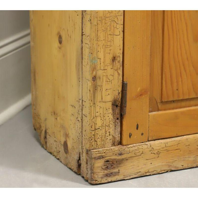 Vintage Irish Farmhouse Reclaimed Pine Hutch In Good Condition For Sale In Charlotte, NC