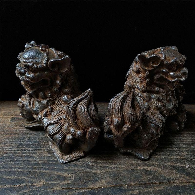 Pareja de estatuas de hierro vintage de 5 kg de leones jugando con pelotas 2