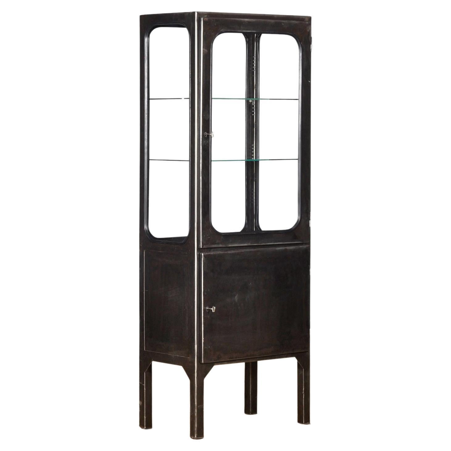 Vintage Iron And Glass Display Cabinet, 1970s en venta