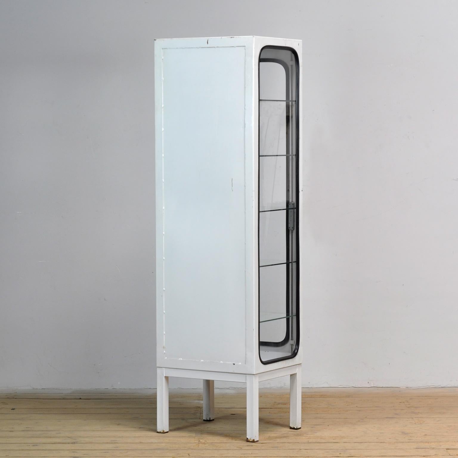 Vintage Iron And Glass Medical Cabinet, 1970s en vente 3