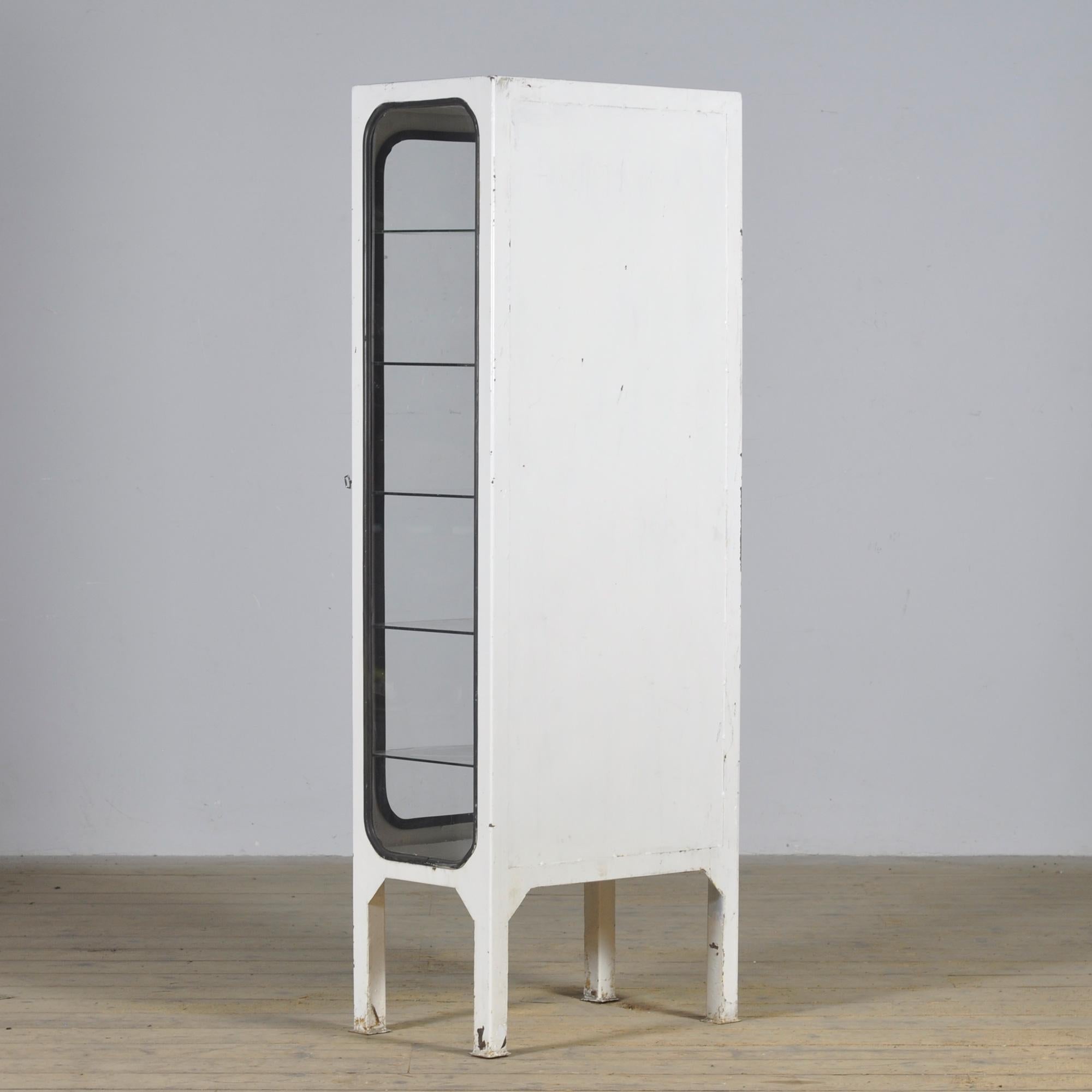 Medizinisches Kabinett aus Eisen und Glas, 1970er Jahre im Angebot 4