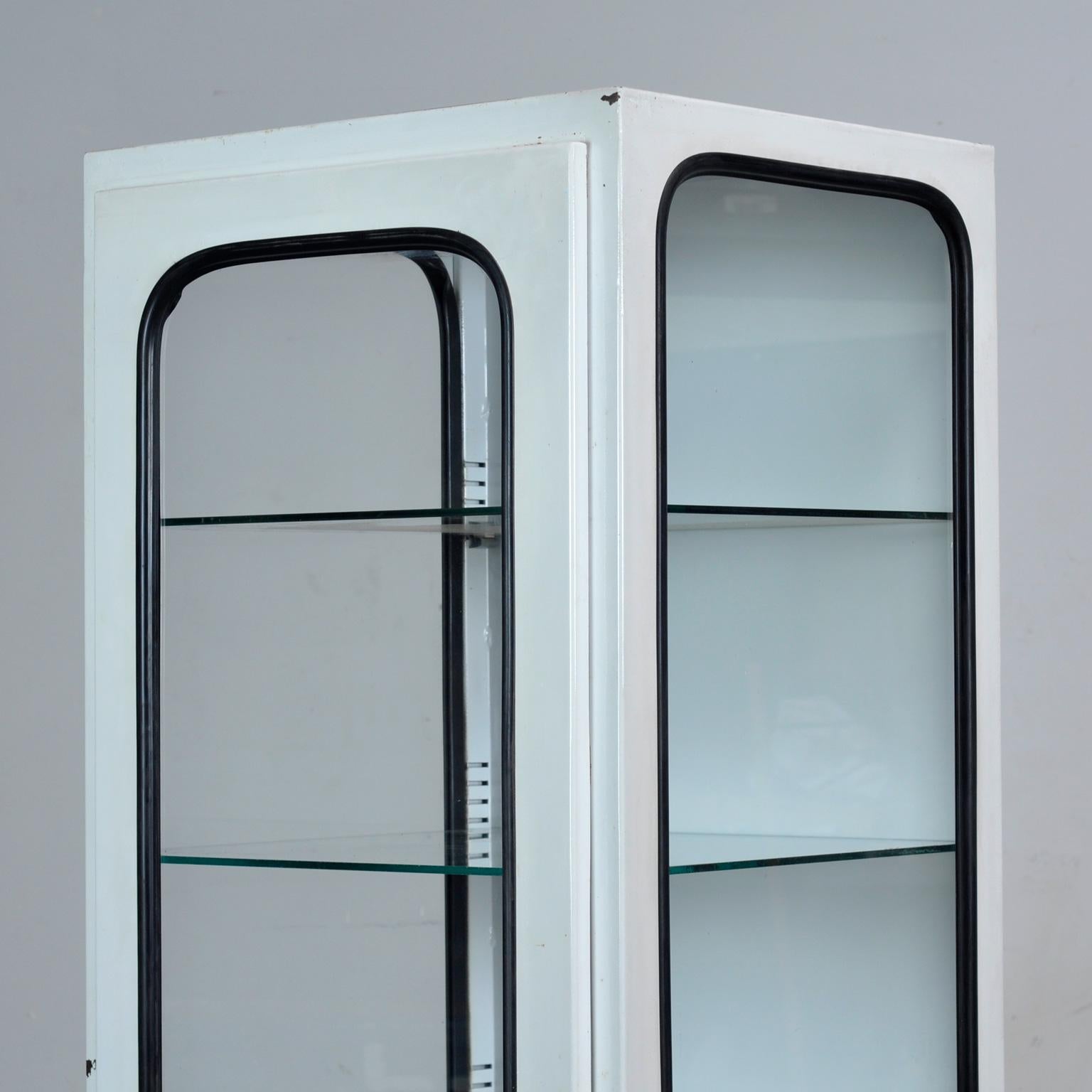 Fin du 20e siècle Vintage Iron And Glass Medical Cabinet, 1970s en vente