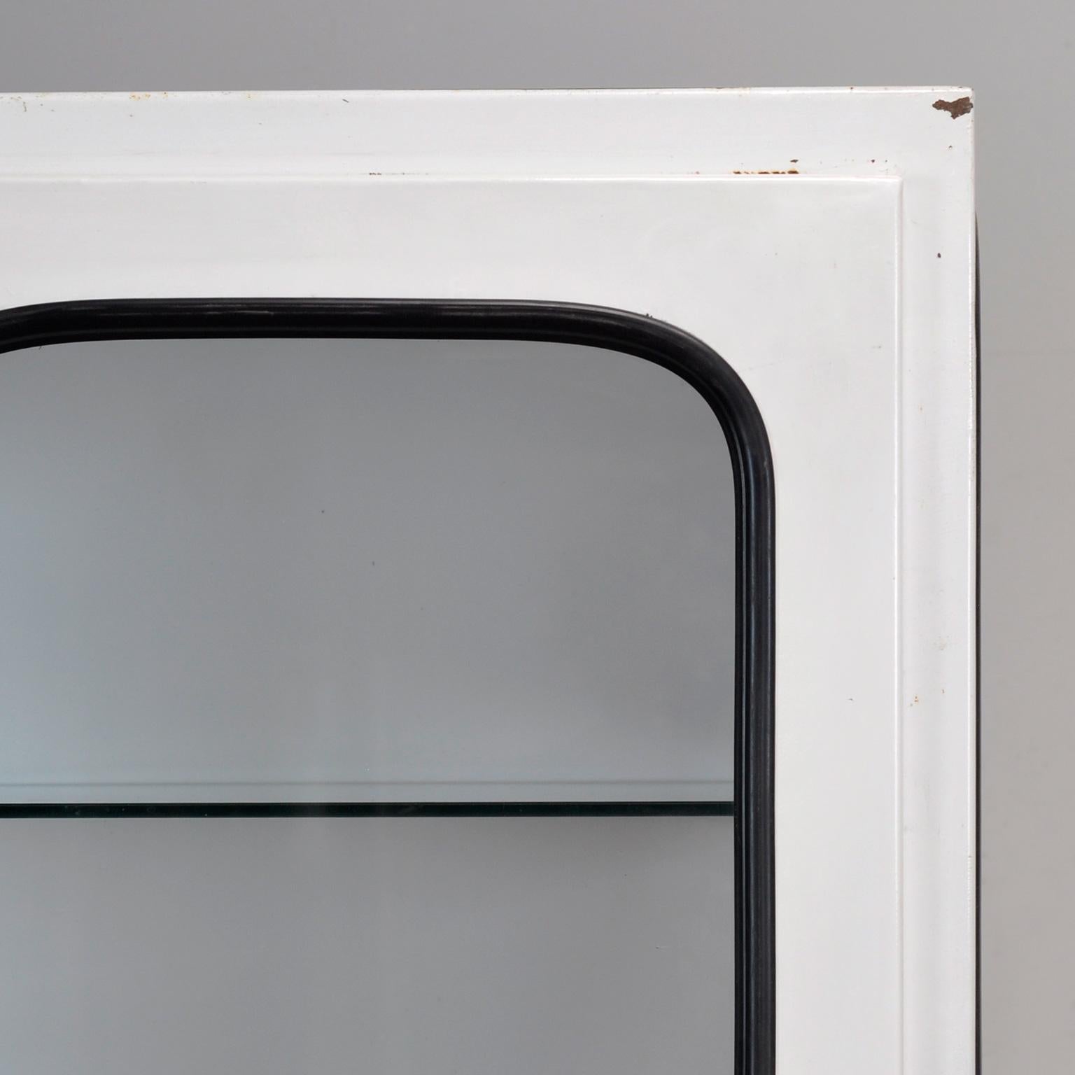Vintage Iron And Glass Medical Cabinet, 1970s en vente 2