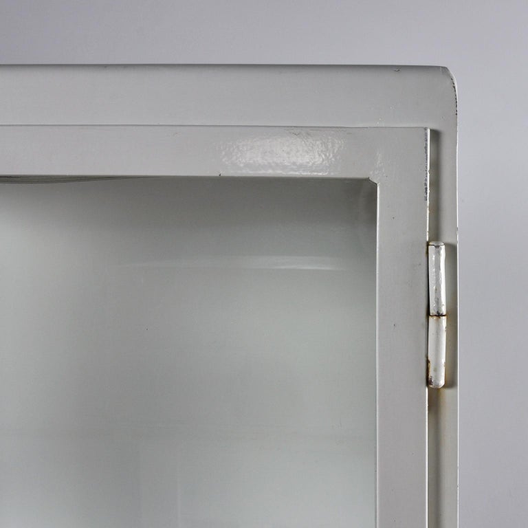 Vintage Iron And Glass Medicine Cabinet 1960s Bei 1stdibs