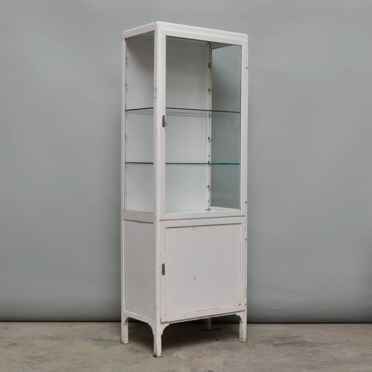 1960 medicine cabinet