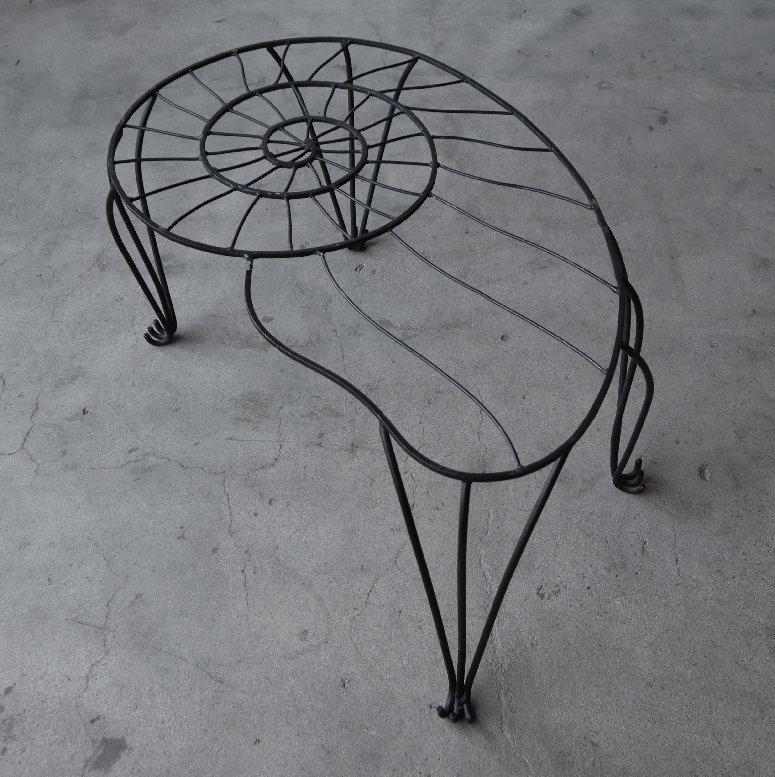Vintage Iron and Wicker Nautilus Bench and Table For Sale 5