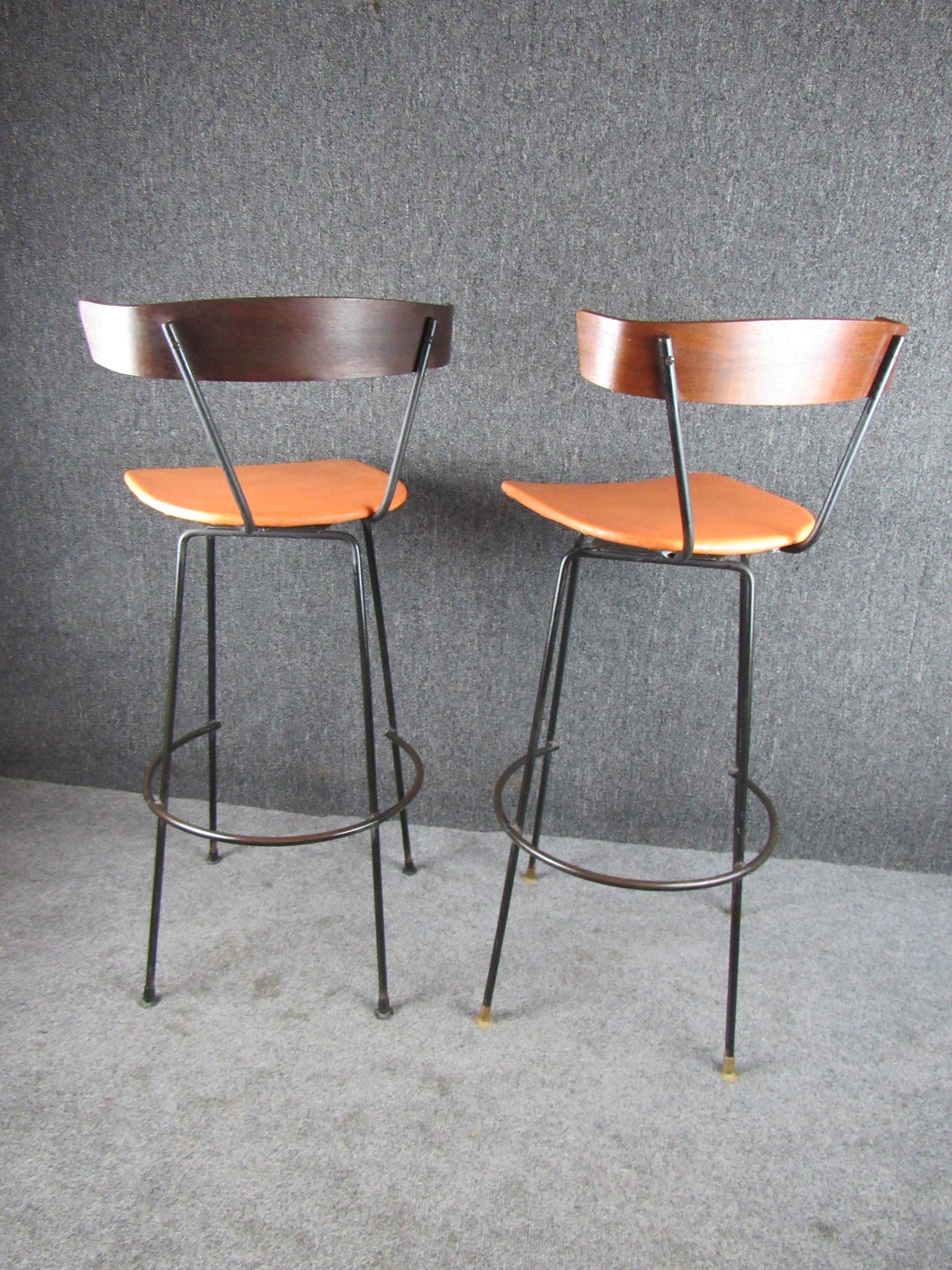 Vintage Iron Bar Stools by Clifford Pascoe In Good Condition For Sale In Brooklyn, NY