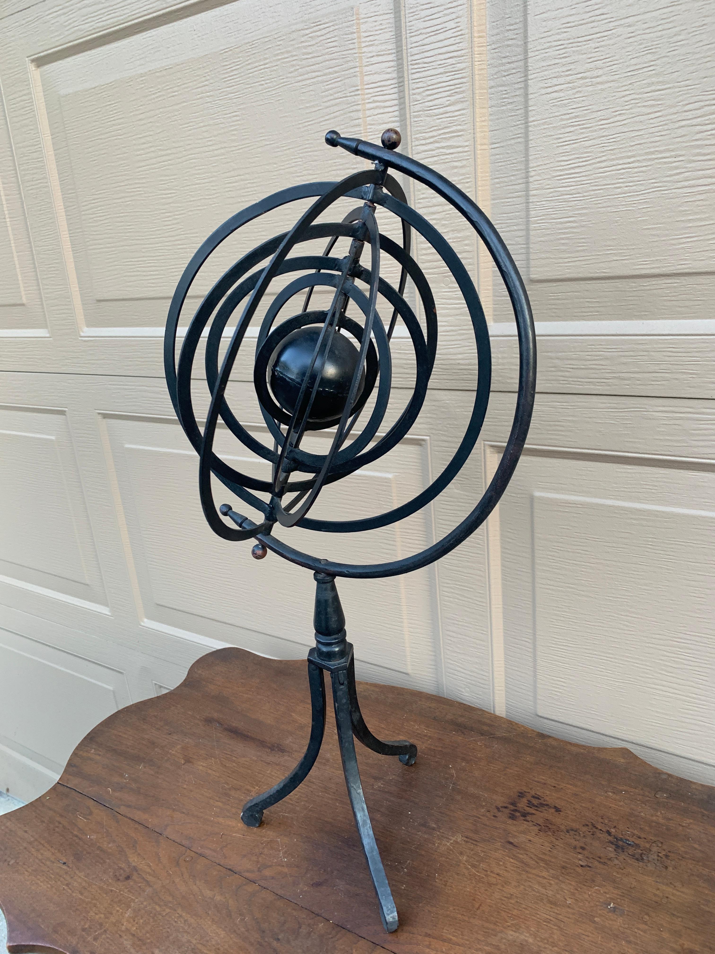 Reloj de sol astronómico armilar de hierro negro vintage para jardín en venta 4