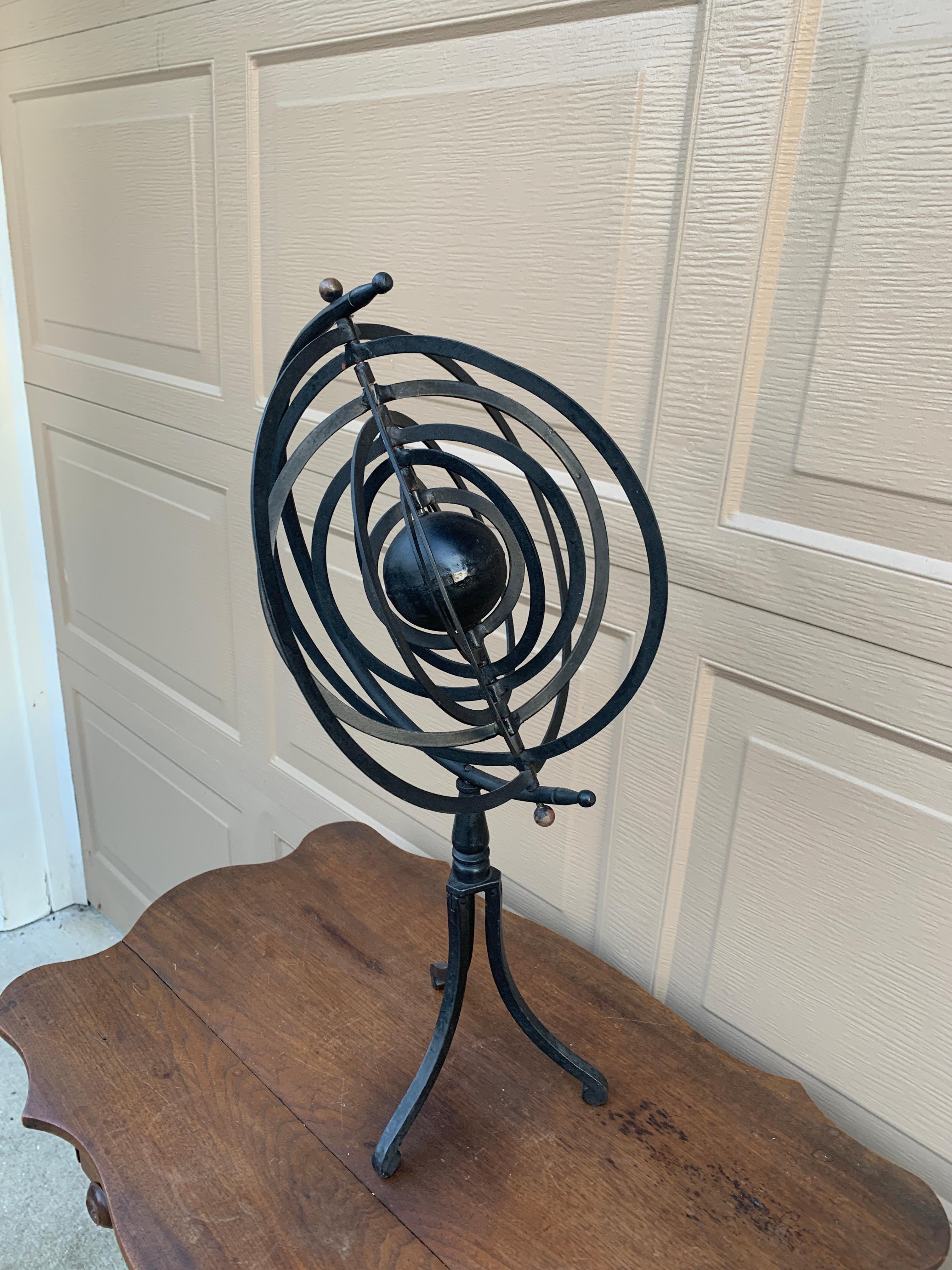 Reloj de sol astronómico armilar de hierro negro vintage para jardín Moderno en venta