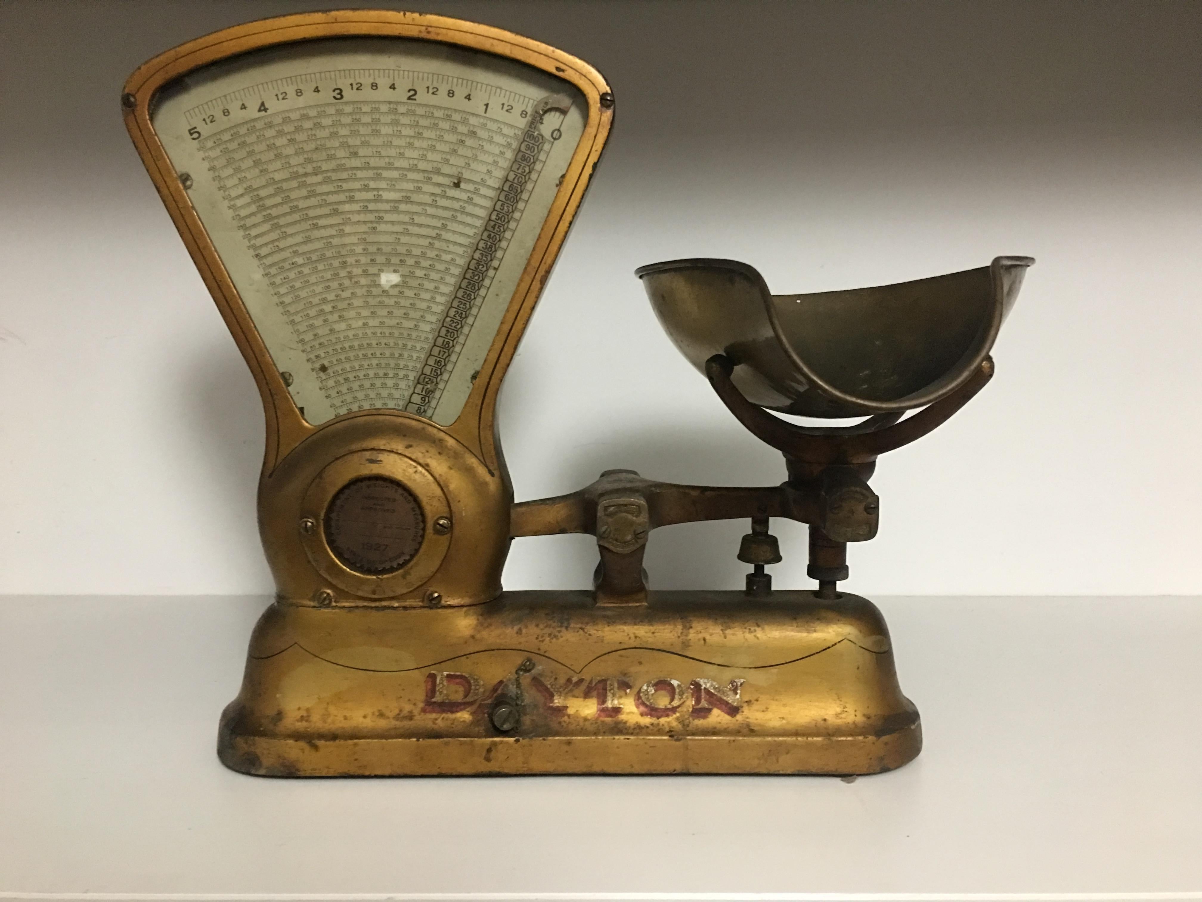 Dayton scale from the early 1900s, weighs in pounds, preserved and original, never restored, in working order.