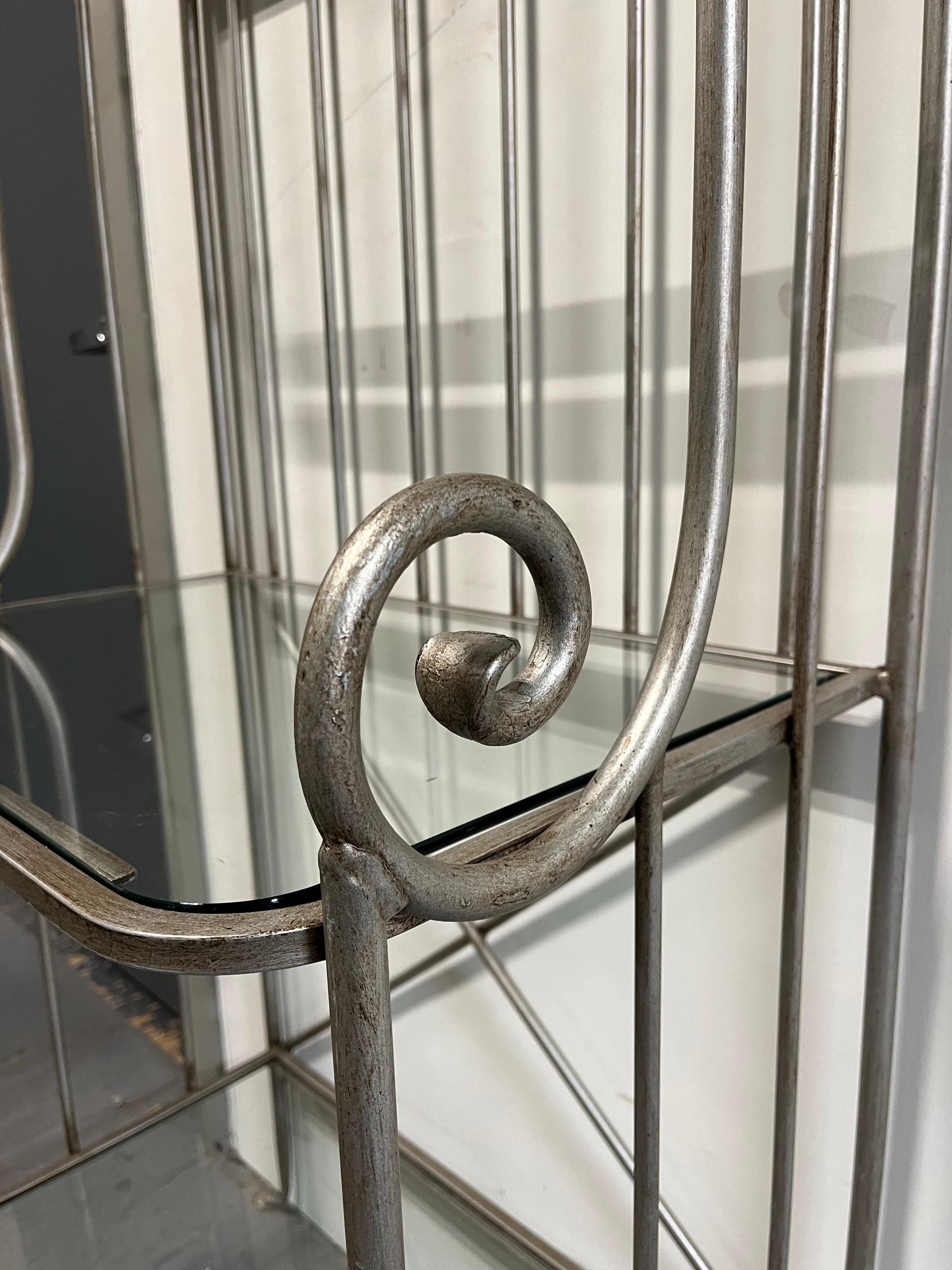 Vintage Eisen Etagere Glasregale (Unbekannt) im Angebot