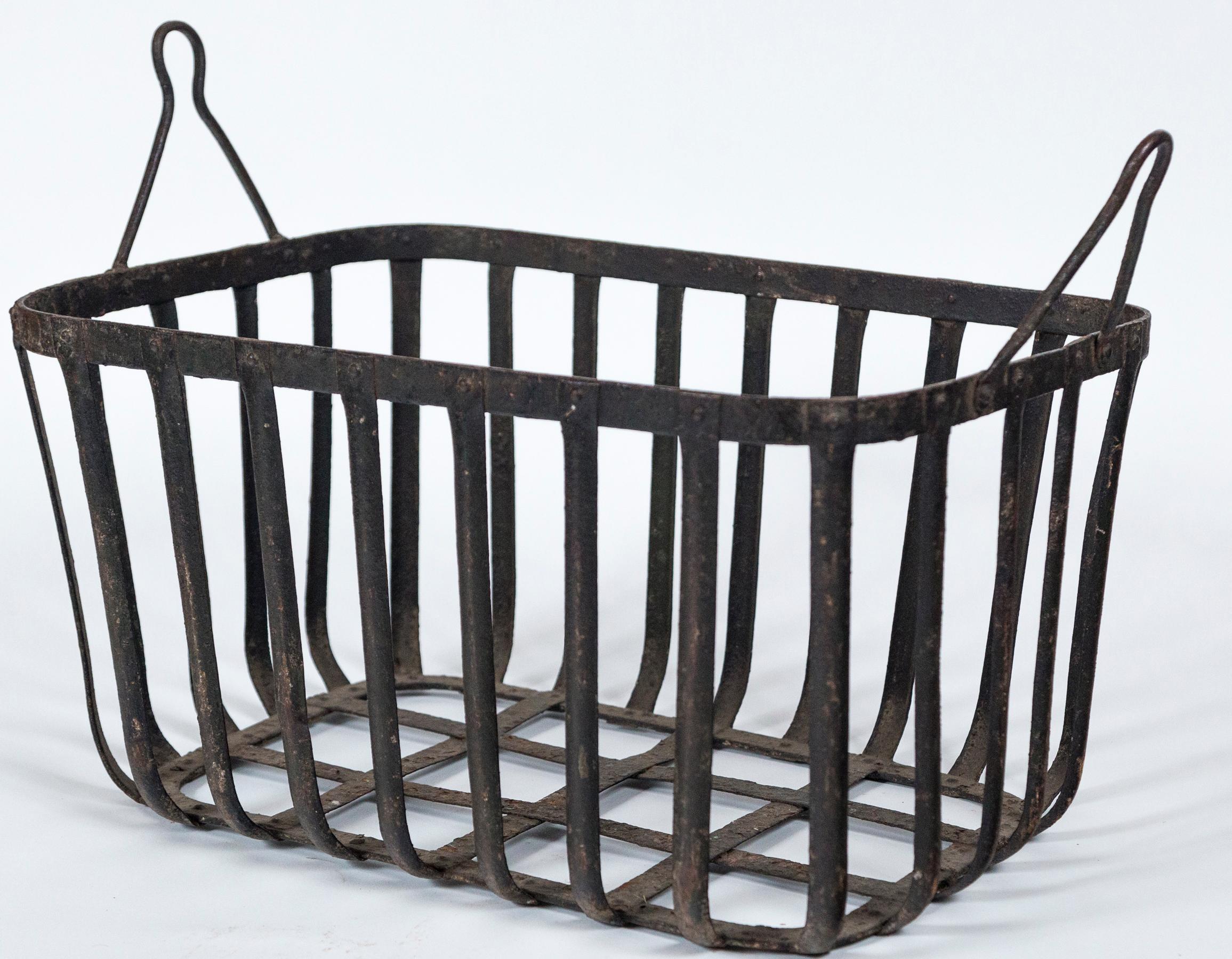 Vintage Iron Field Basket, 20th Century In Good Condition For Sale In Chappaqua, NY