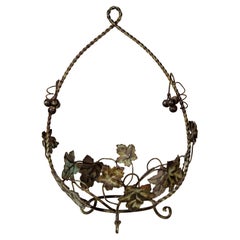Corbeille à fruits vintage en fer avec décor de feuilles de vigne, Italie 1950s-1960s