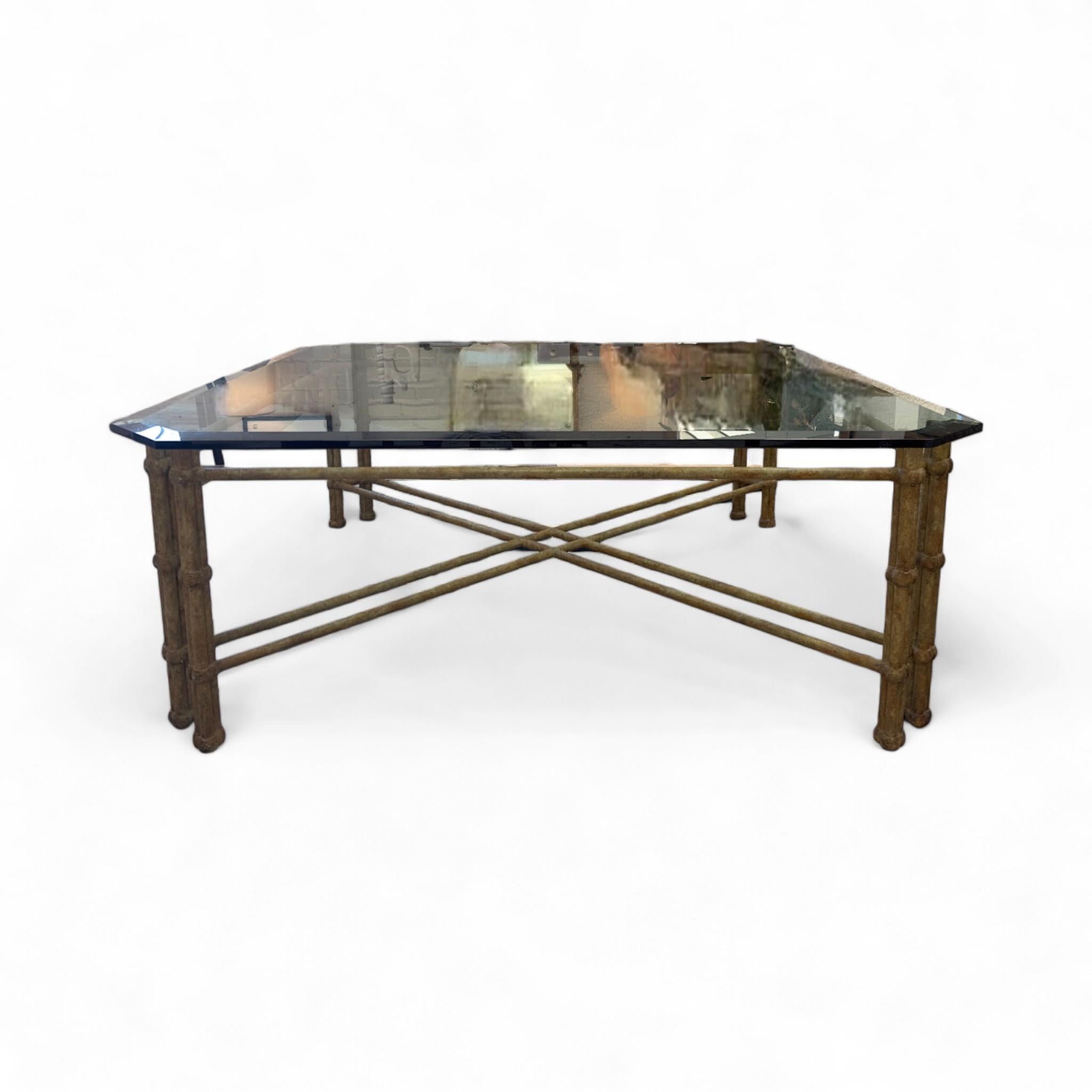 Table basse vintage en fer et verre Bon état - En vente à Los Angeles, CA