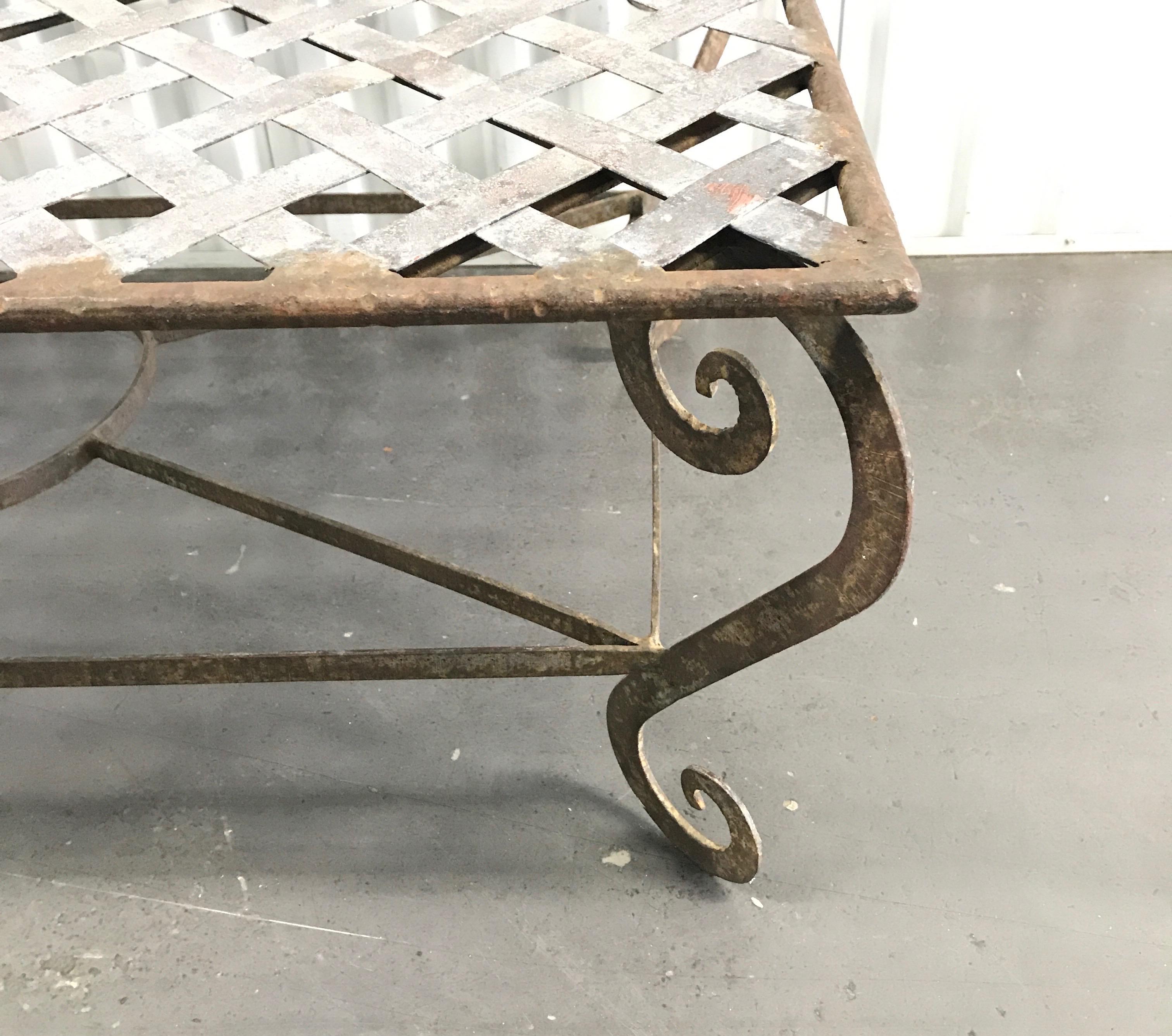 Vintage Iron Lattice Coffee Table In Good Condition In West Palm Beach, FL