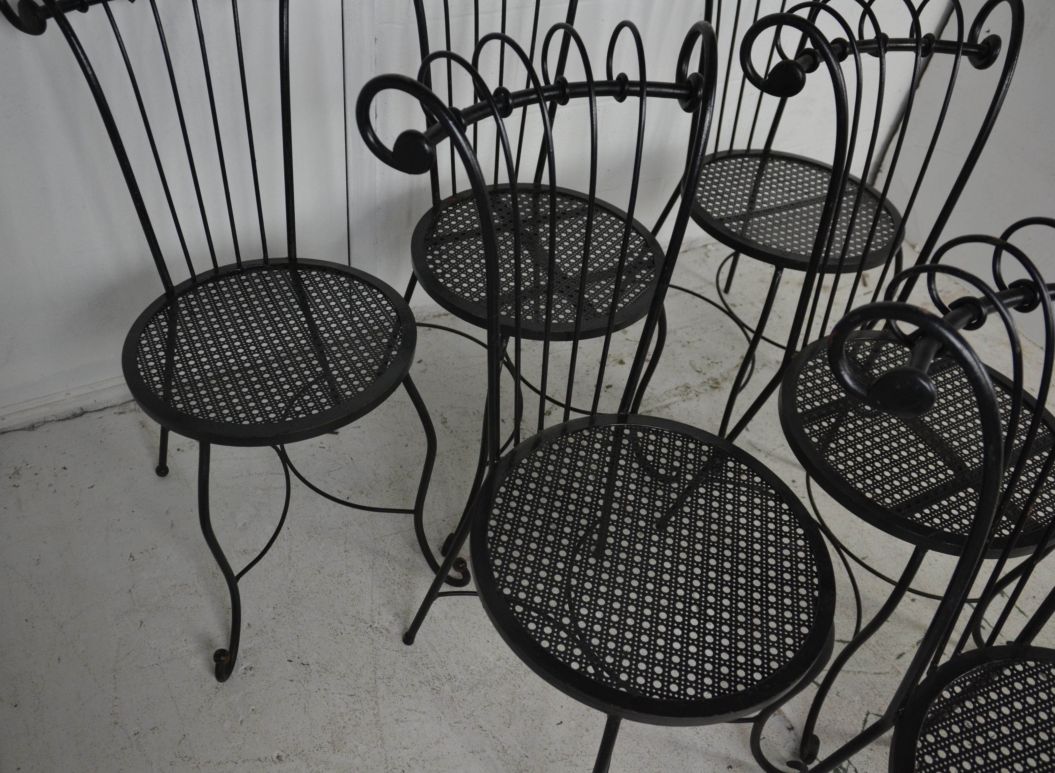 Vintage Iron Patio Chairs Set of 6 In Good Condition In Pomona, CA