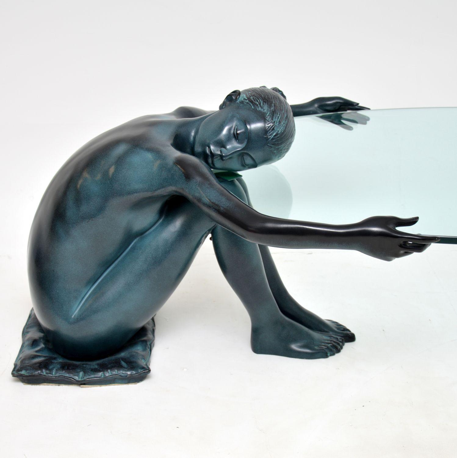 Vieille sculpture en fer & Table basse en verre Bon état à London, GB
