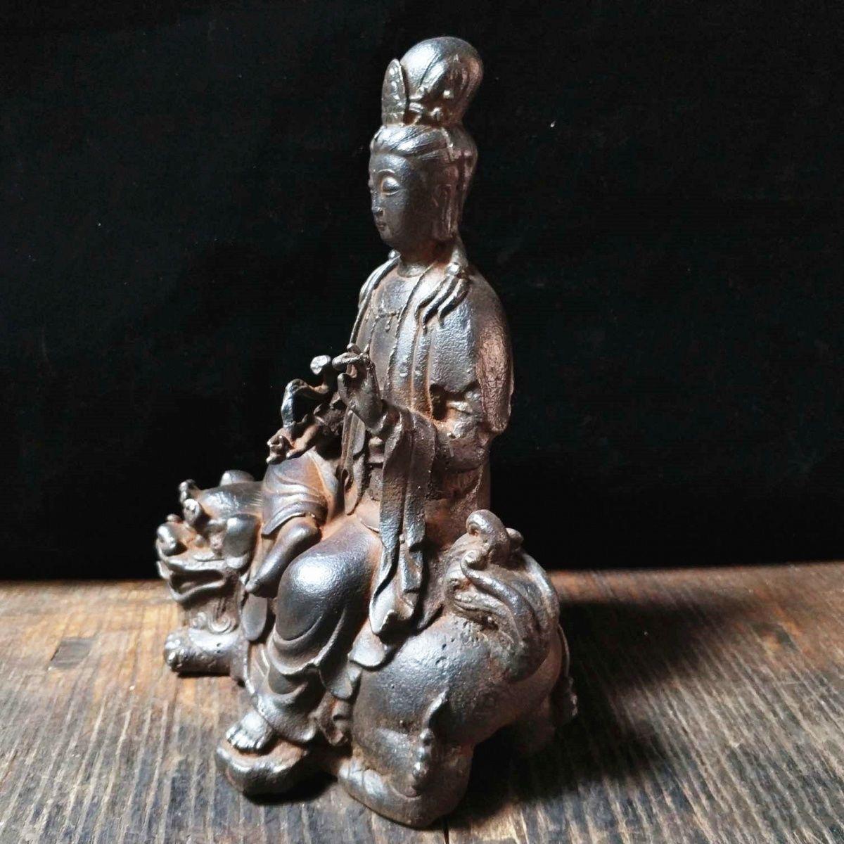 Statue vintage du Samantabhadra Bodhisattva assis sur un lion 28 cm État moyen - En vente à 景德镇市, CN