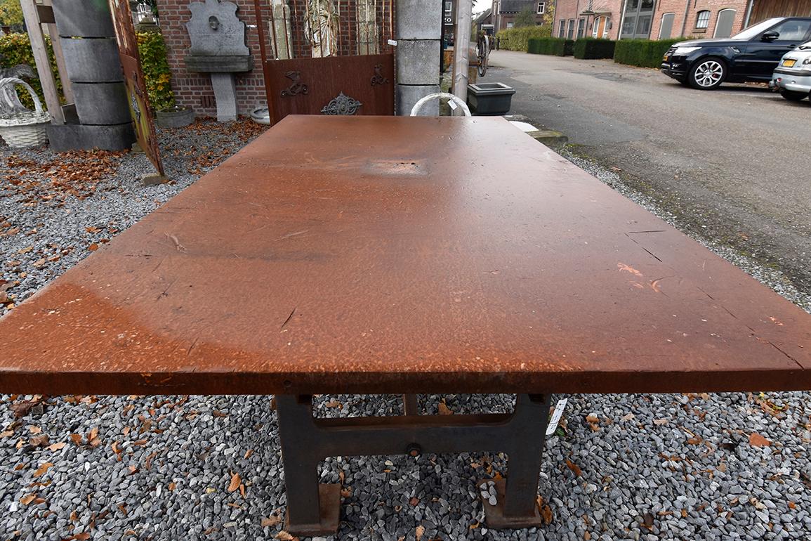 Vintage Iron Table, 19th Century In Fair Condition In Udenhout, NL