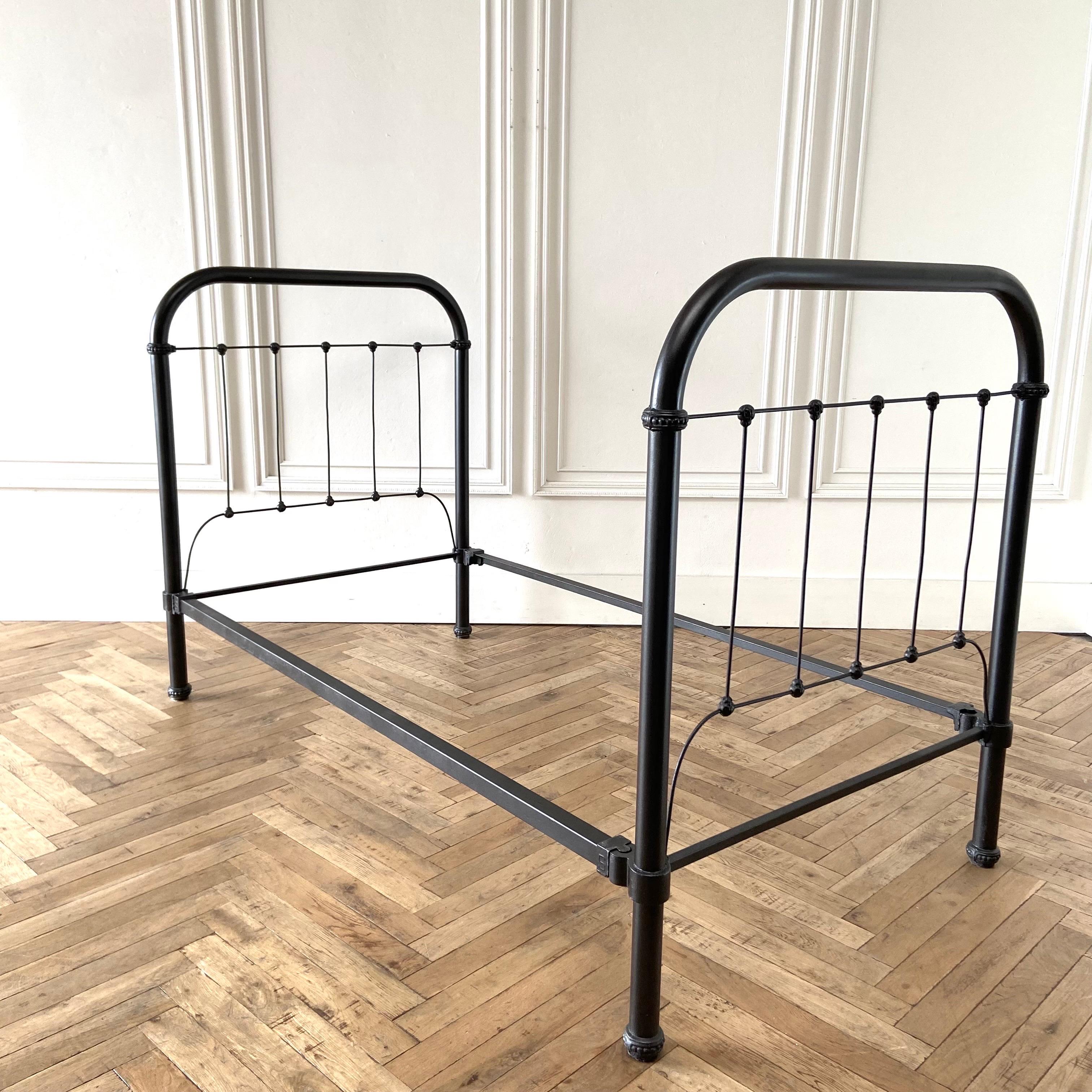 Vintage Iron Twin Size Daybed 7