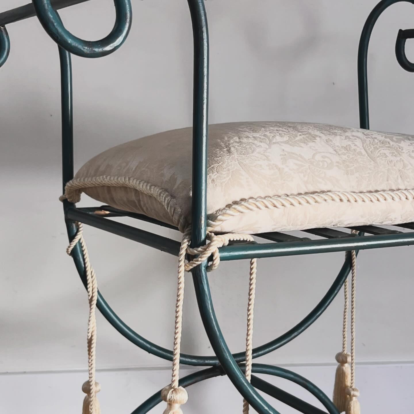 Vintage iron vanity stool with tasseled seat pillow, 20th century  In Good Condition For Sale In View Park, CA