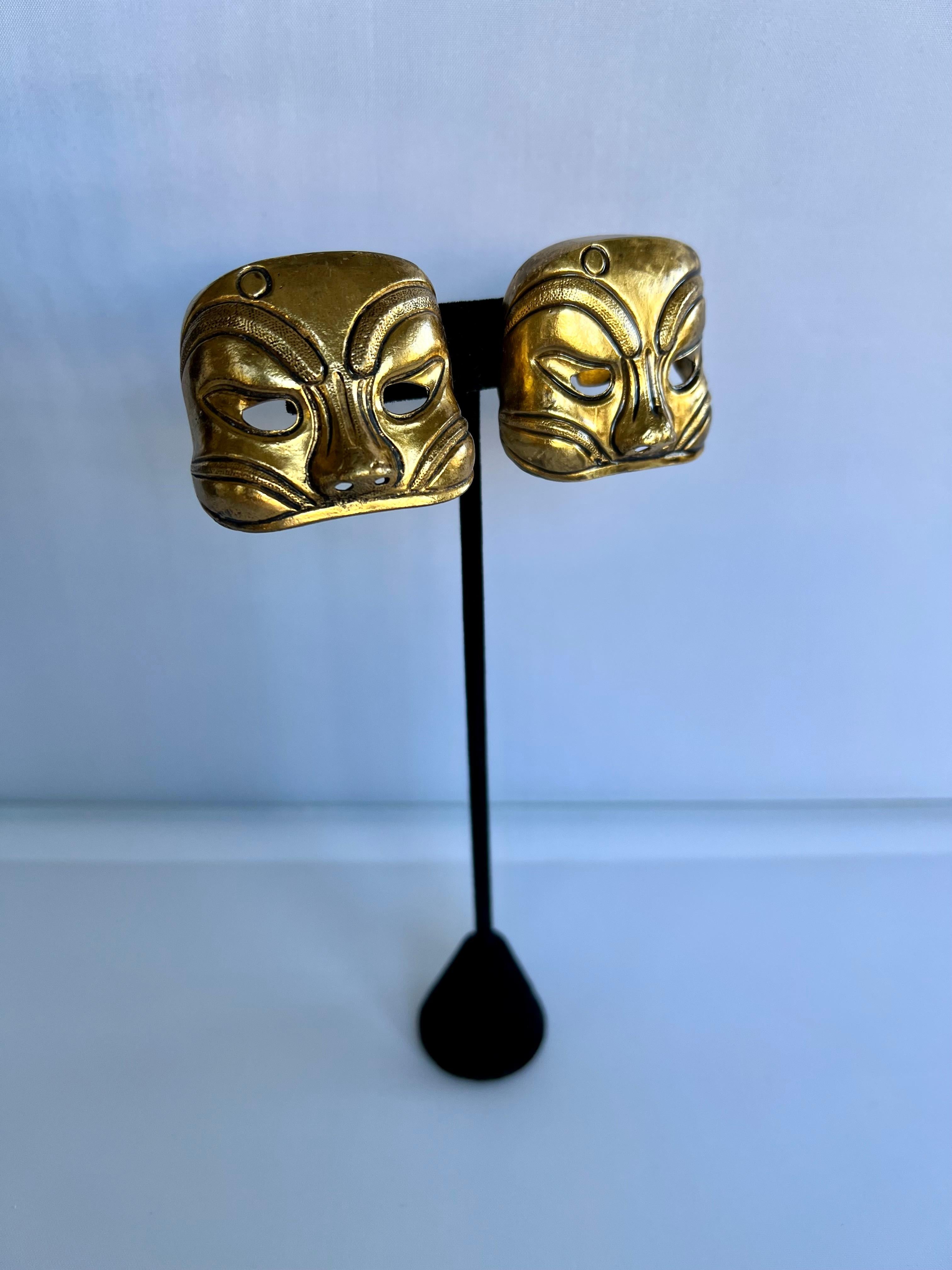 Artisan Vintage Isabel Canovas Boucles d'oreilles masque doré en vente