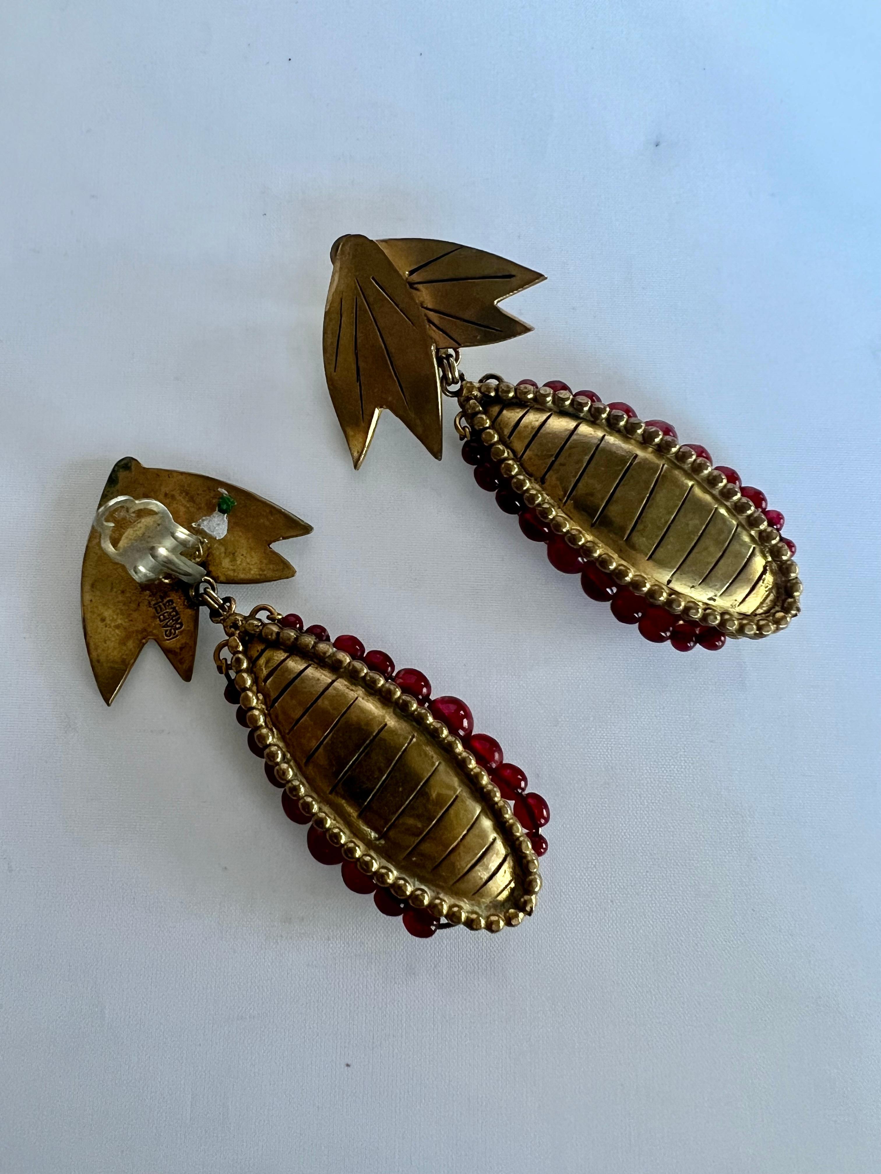 Vintage Isabel Canovas boucles d'oreilles en cosses dores  en vente 2