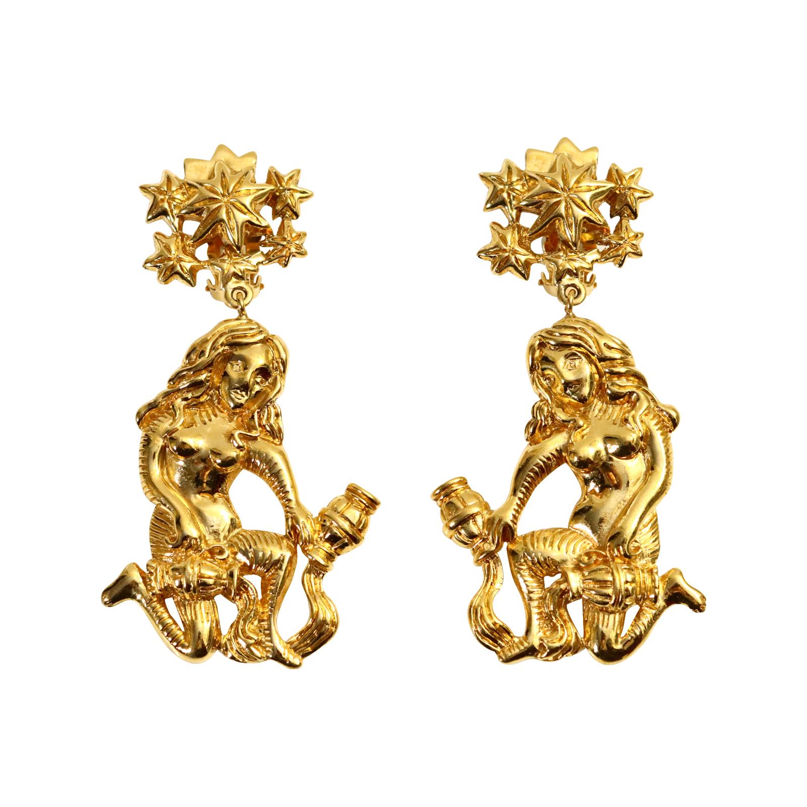 Vintage Isabel Canovas Gold Dangling Girl or Mythical Earrings Circa 1980s In Good Condition In New York, NY