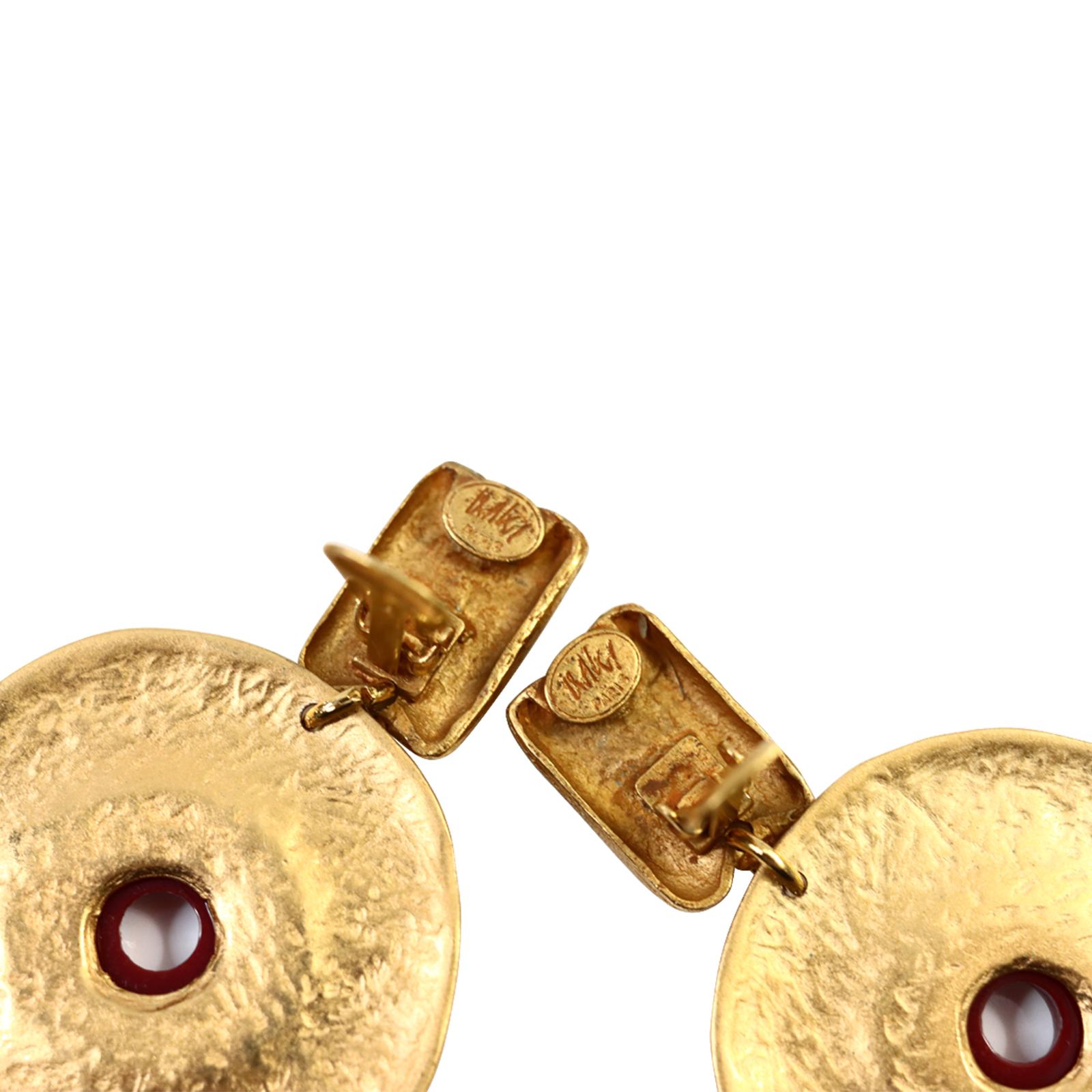Pendientes colgantes vintage Isaky Paris en tono dorado Circa años 80 en venta 2