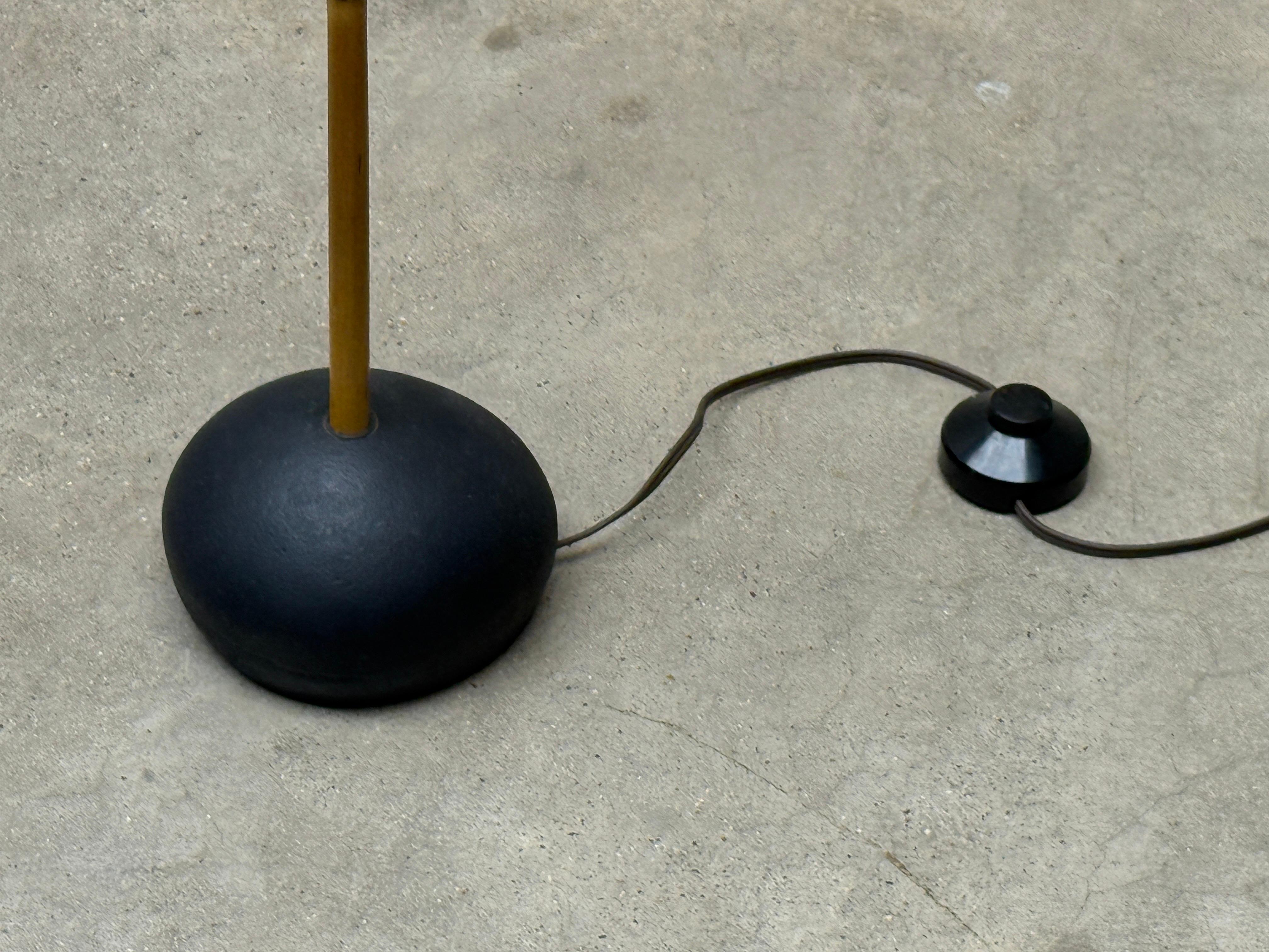Lámpara de pie Vintage Isamu Noguchi Akari BB3-33S Papel