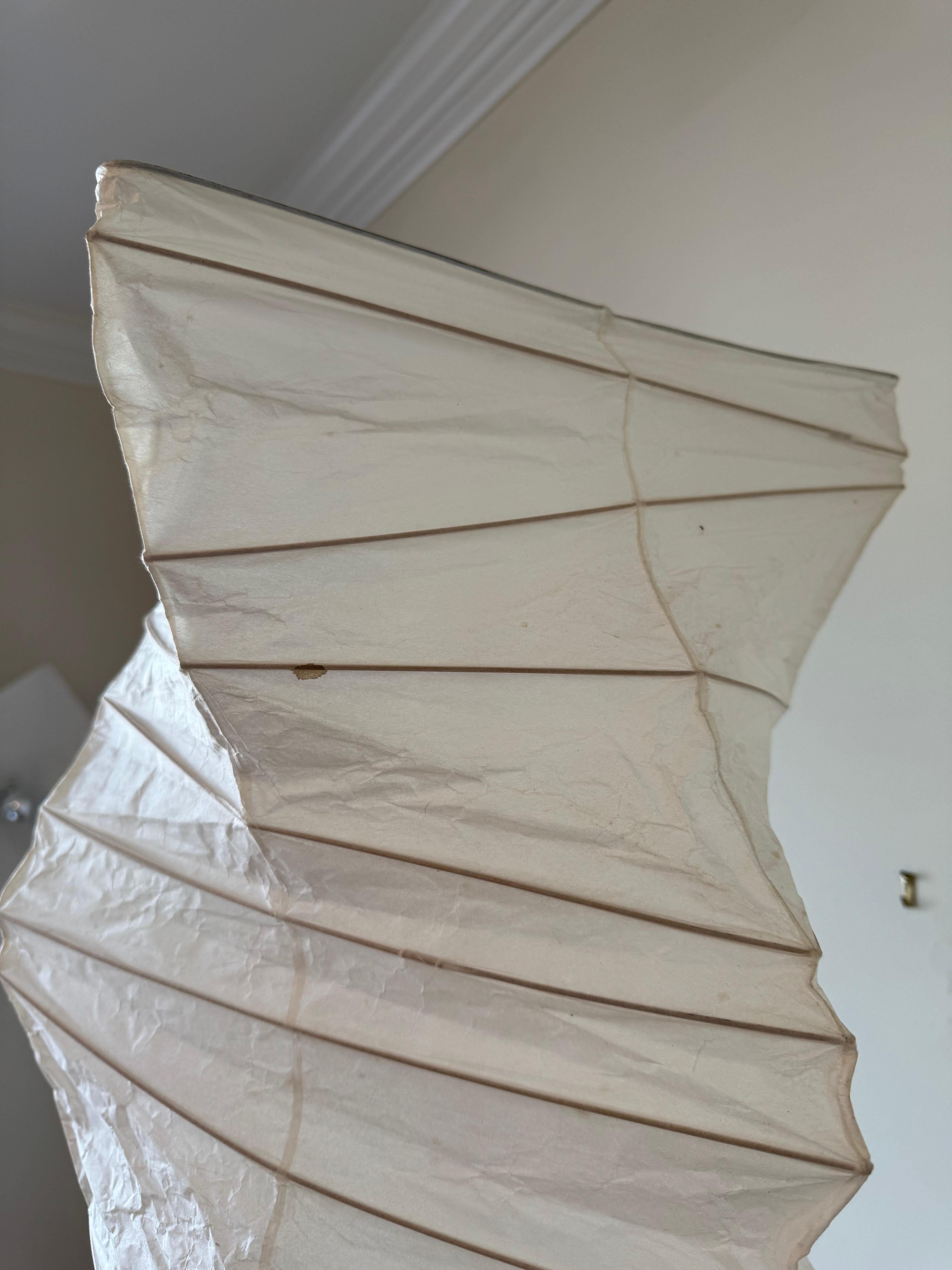 Sculpture lumineuse vintage Isamu Noguchi Akari, Modèle UF4-33N en vente 7