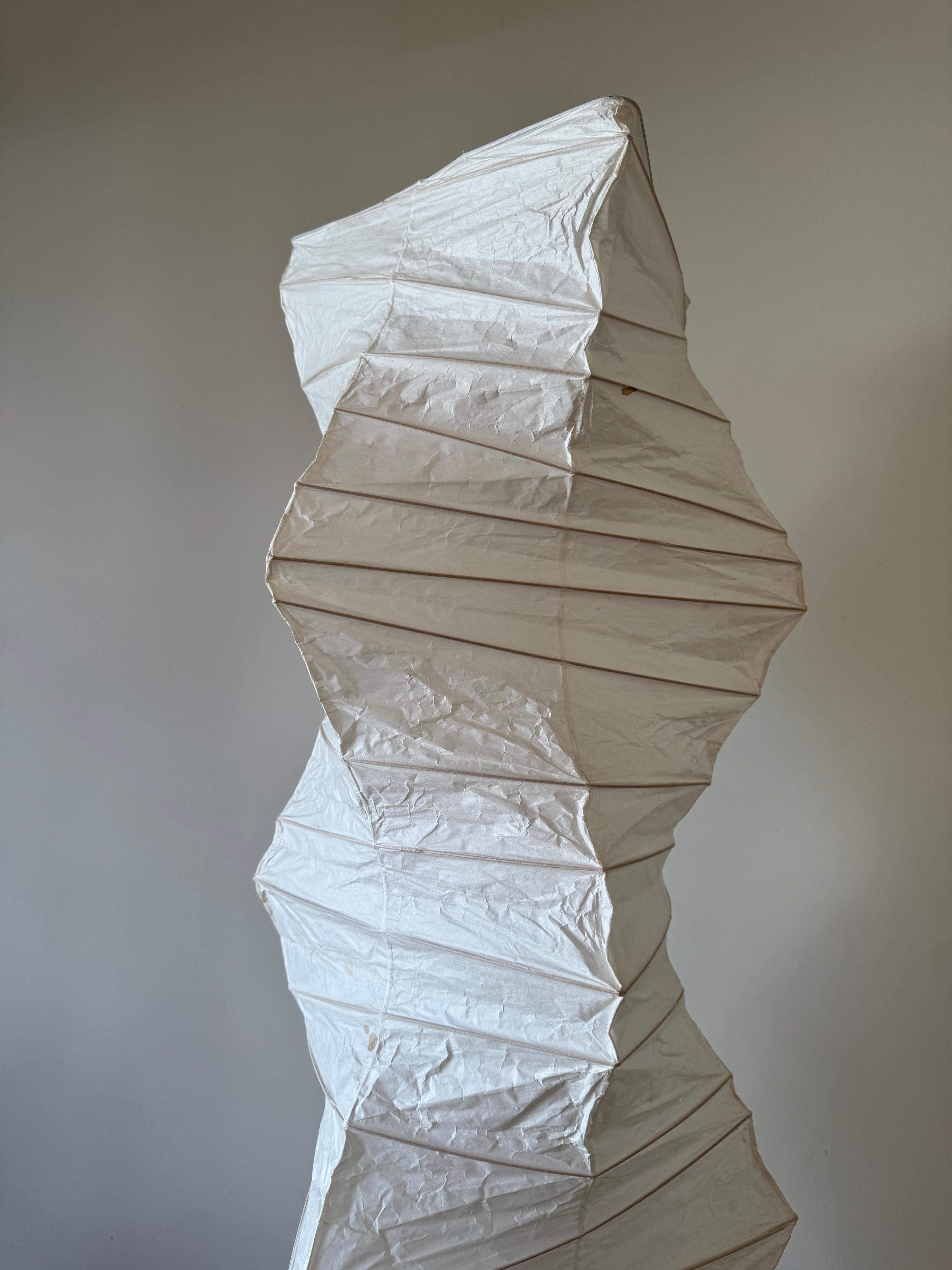 Bambou Sculpture lumineuse vintage Isamu Noguchi Akari, Modèle UF4-33N en vente