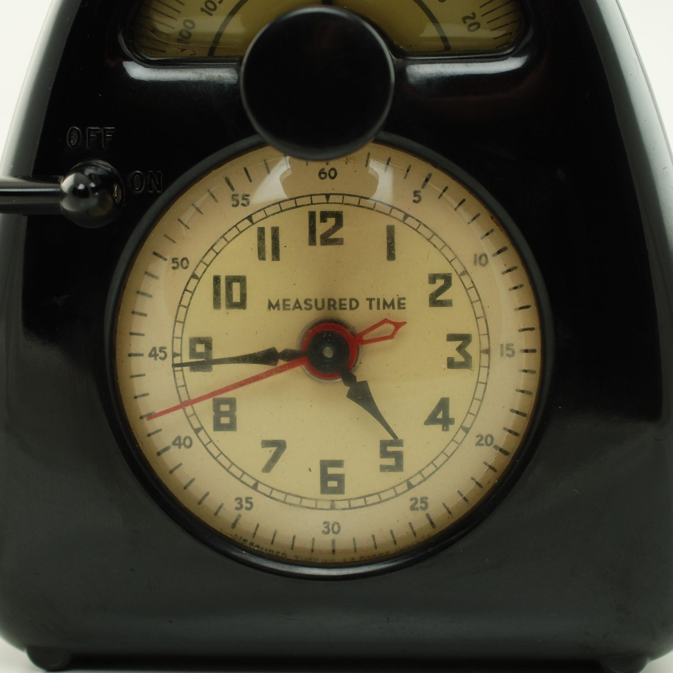 Vintage Isamu Noguchi Measured Time Black Bakelite Clock and Kitchen Timer Model In Good Condition In Cincinnati, OH