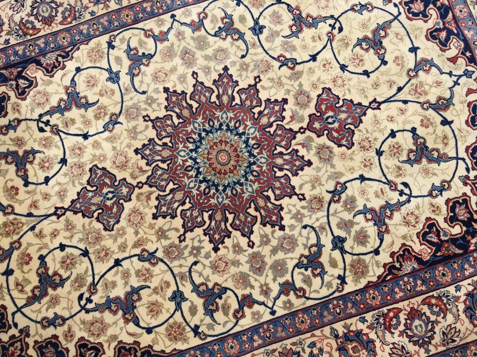 Wool Vintage Isfahan Rug 1.55m X 1.09m For Sale