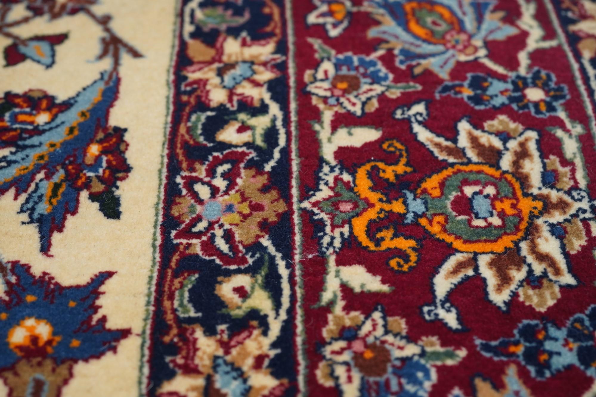 Äußerst feiner persischer Isfahan-Teppich aus Wolle und Seide 3'4'' x 5'0