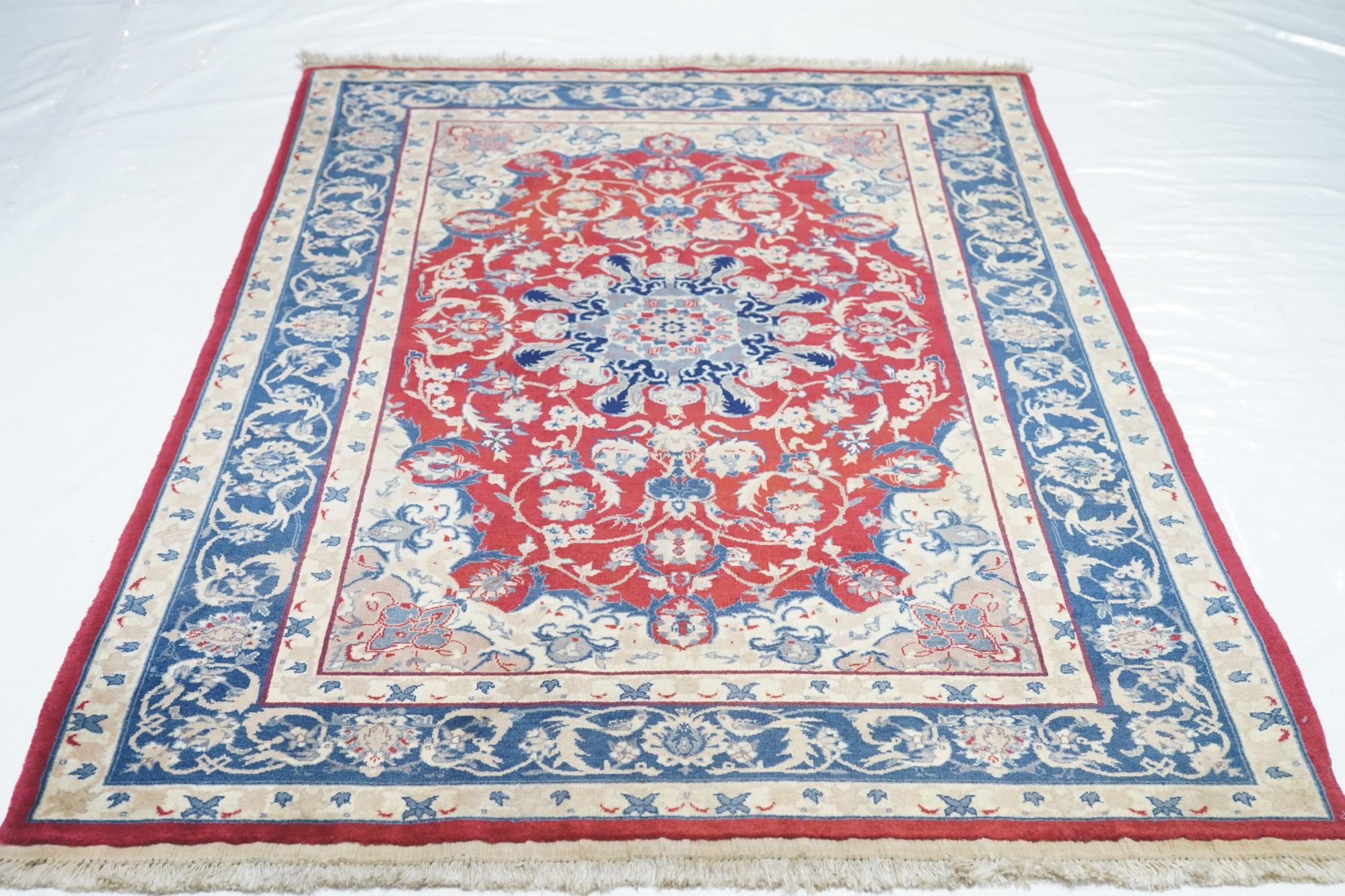 Vintage Persian Isfahan Rug 4' x 6' For Sale 3