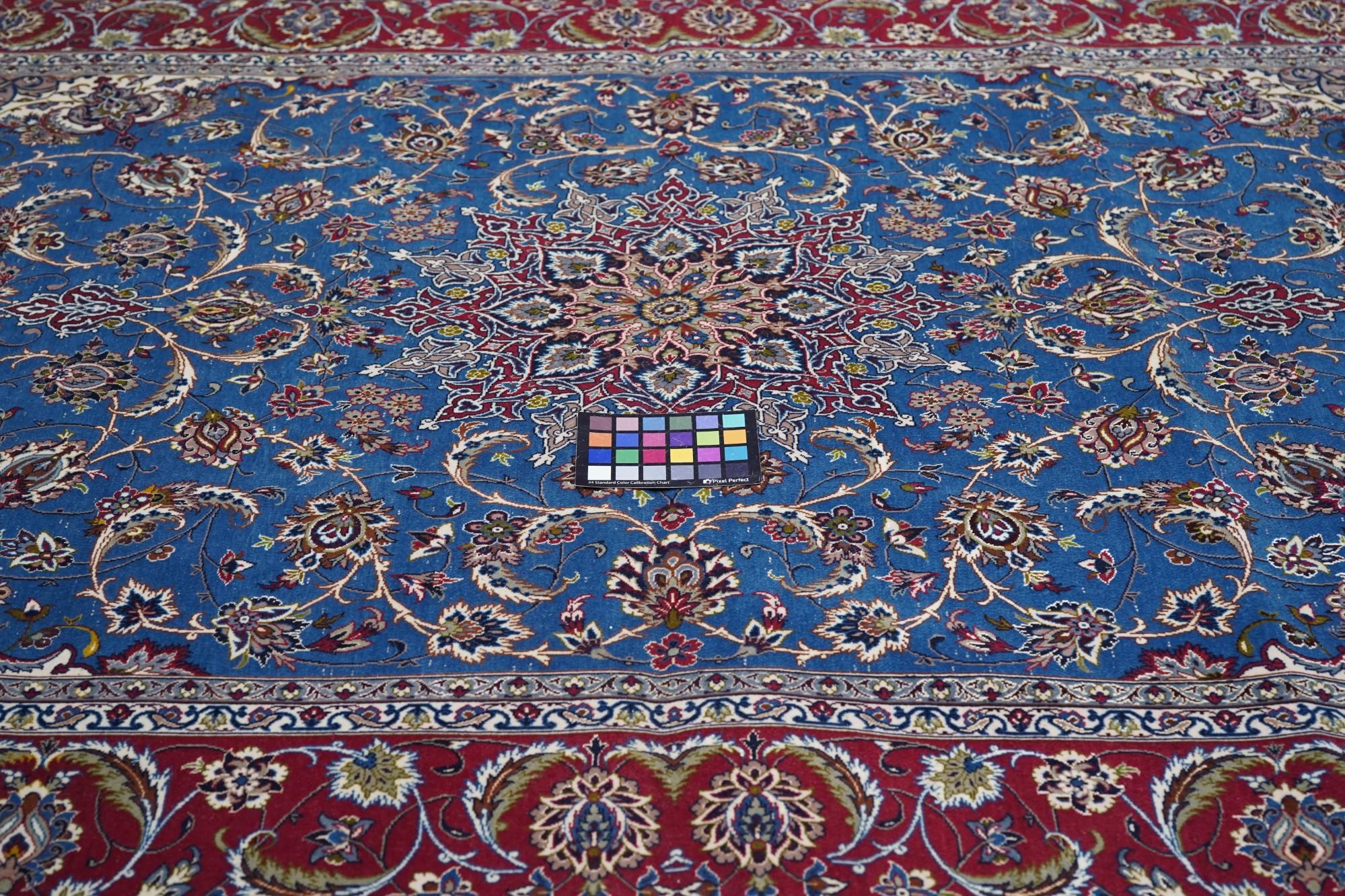 Vintage Isfahan Rug For Sale 2