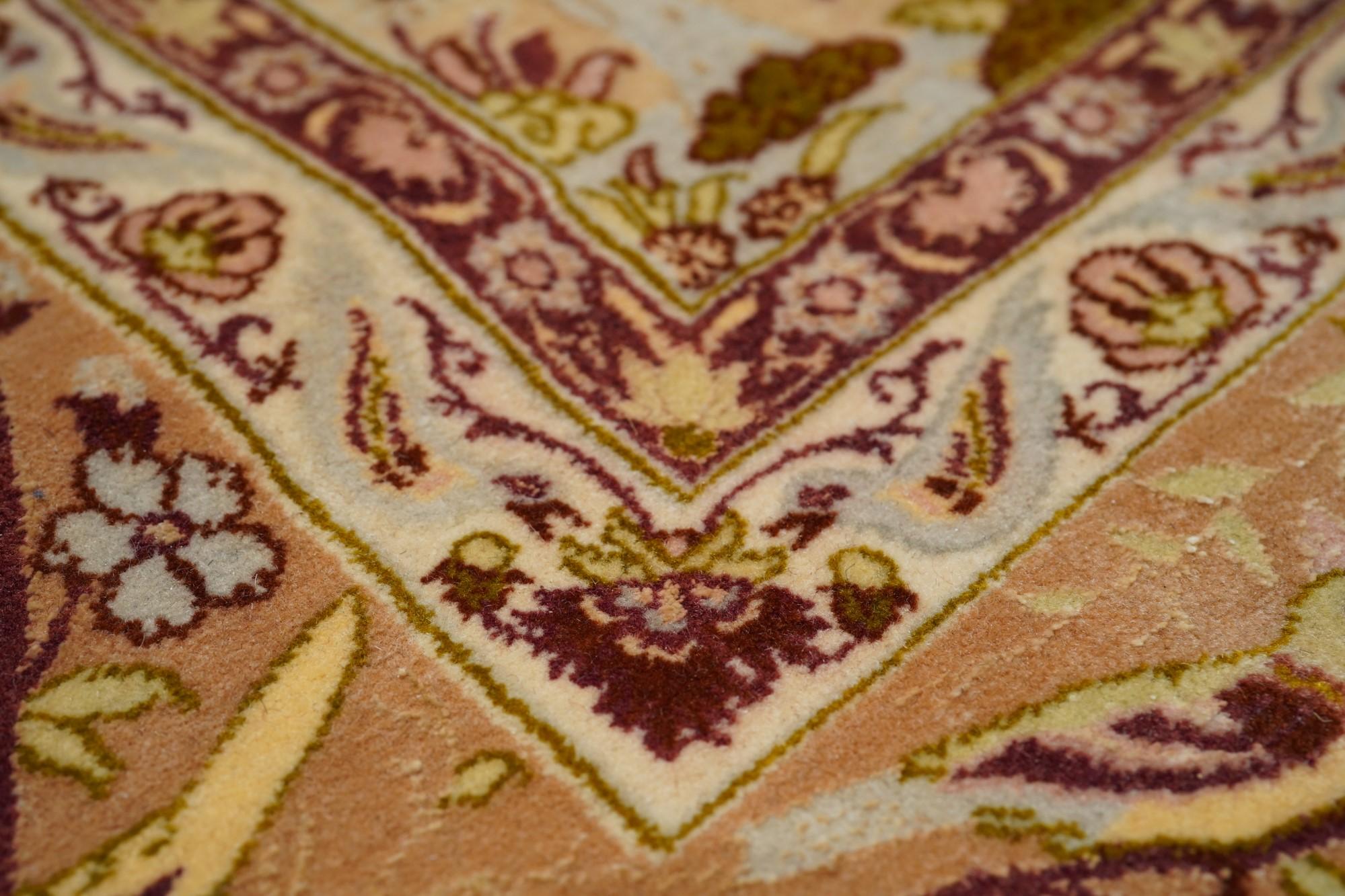 Äußerst feiner persischer Isfahan-Teppich aus Wolle und Seide 5'1'' x 7'7'' im Angebot 1