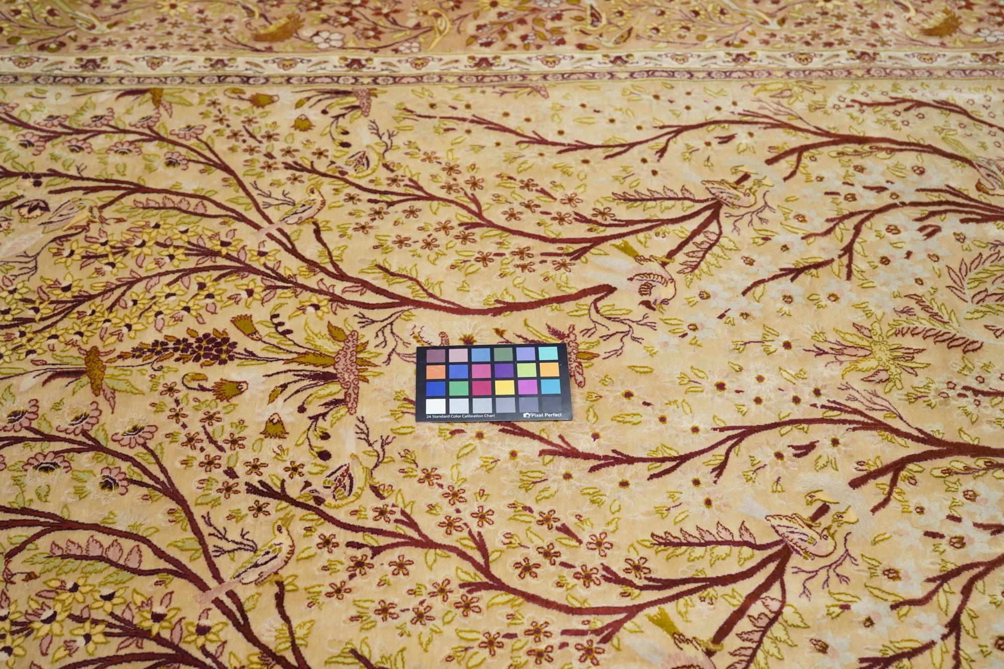 Äußerst feiner persischer Isfahan-Teppich aus Wolle und Seide 5'1'' x 7'7'' im Angebot 3